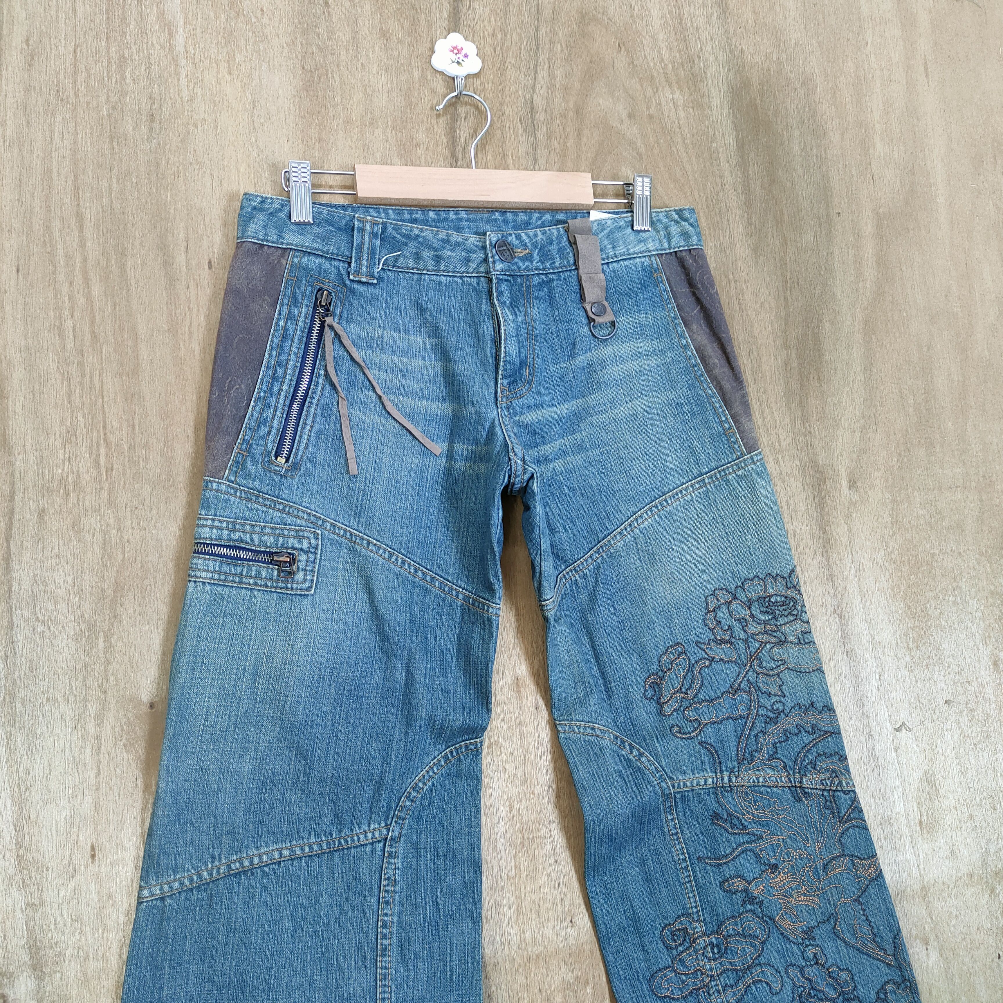 Japanese Brand VINTAGE TKS DENIM FLOWER JEANS FLARE CARGO PANTS Size US 29 - 8 Thumbnail