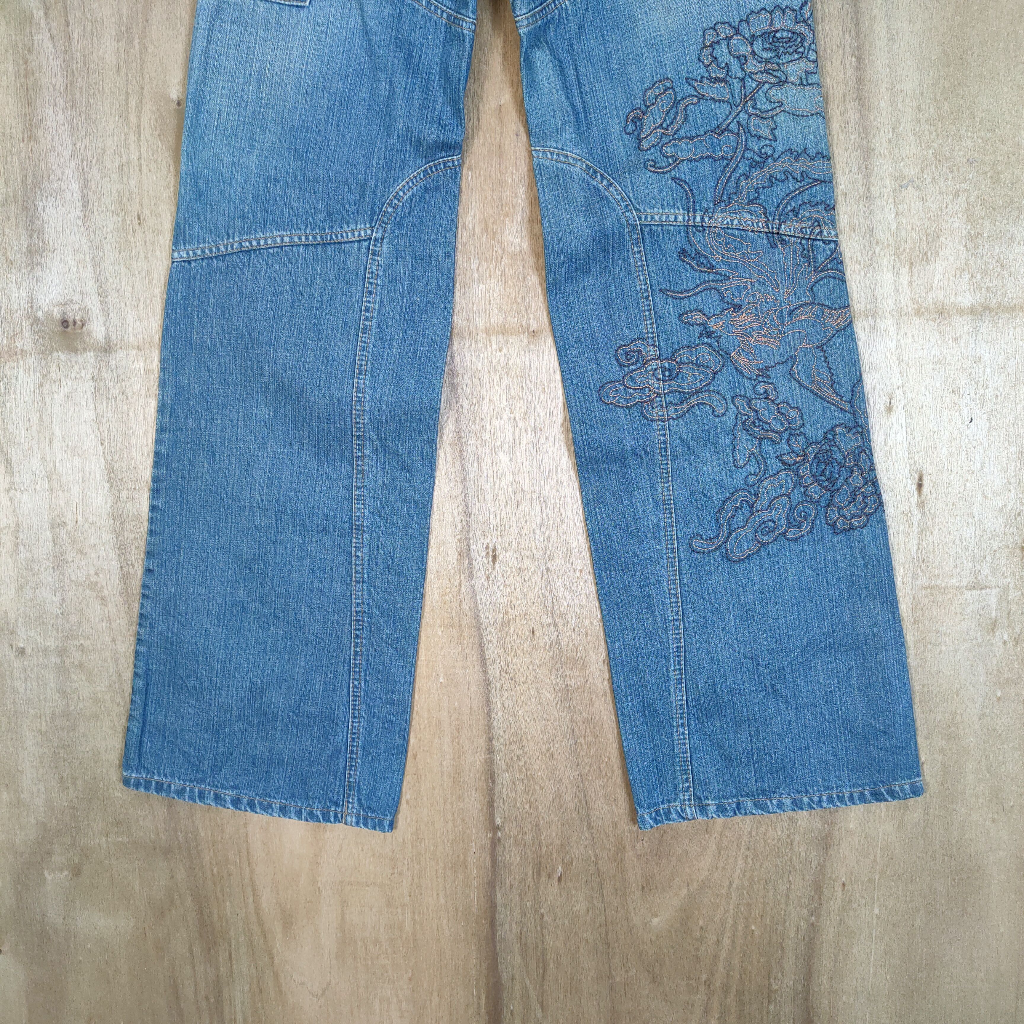 Japanese Brand VINTAGE TKS DENIM FLOWER JEANS FLARE CARGO PANTS Size US 29 - 4 Thumbnail