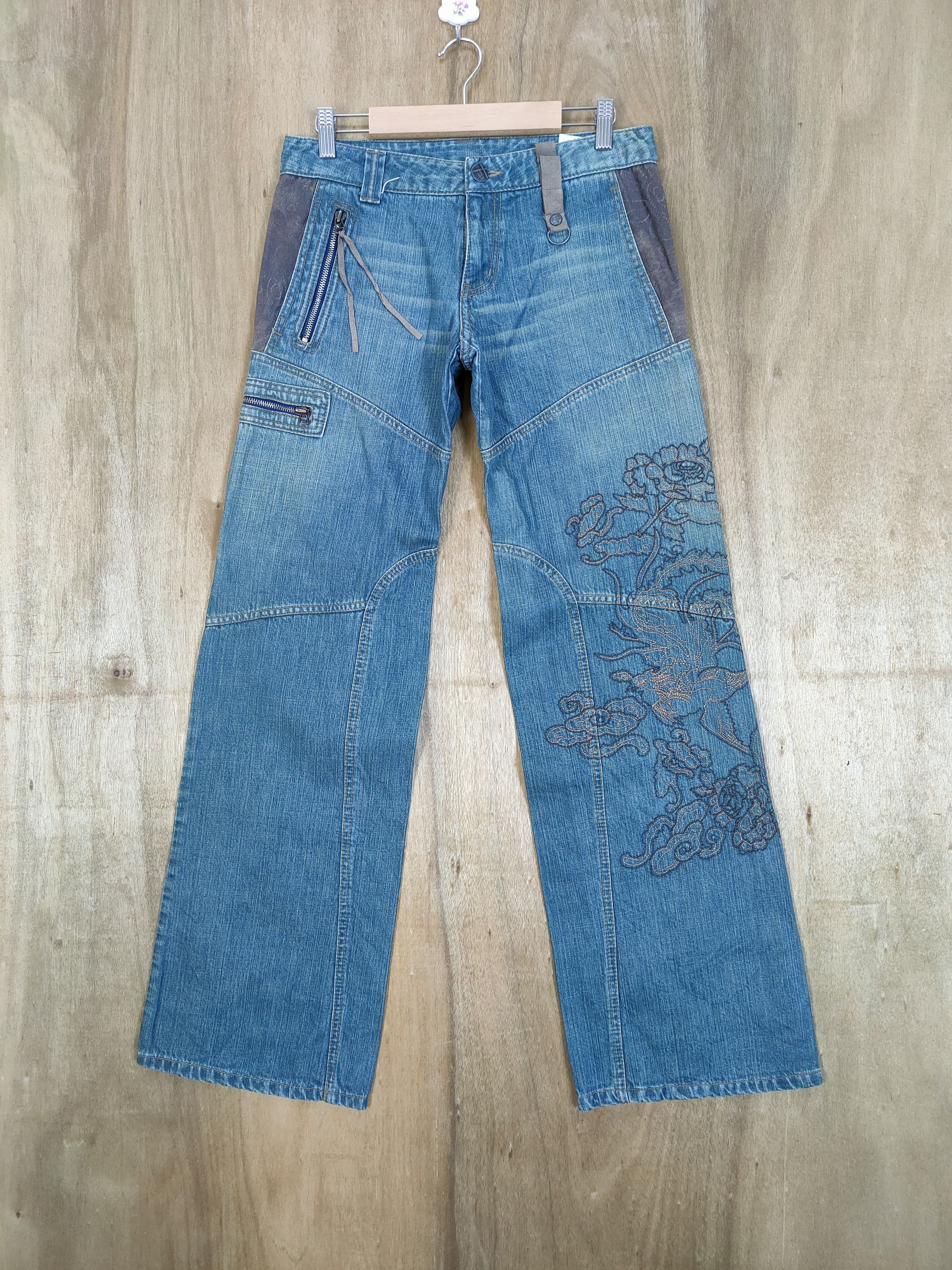 Japanese Brand VINTAGE TKS DENIM FLOWER JEANS FLARE CARGO PANTS Size US 29 - 1 Thumbnail