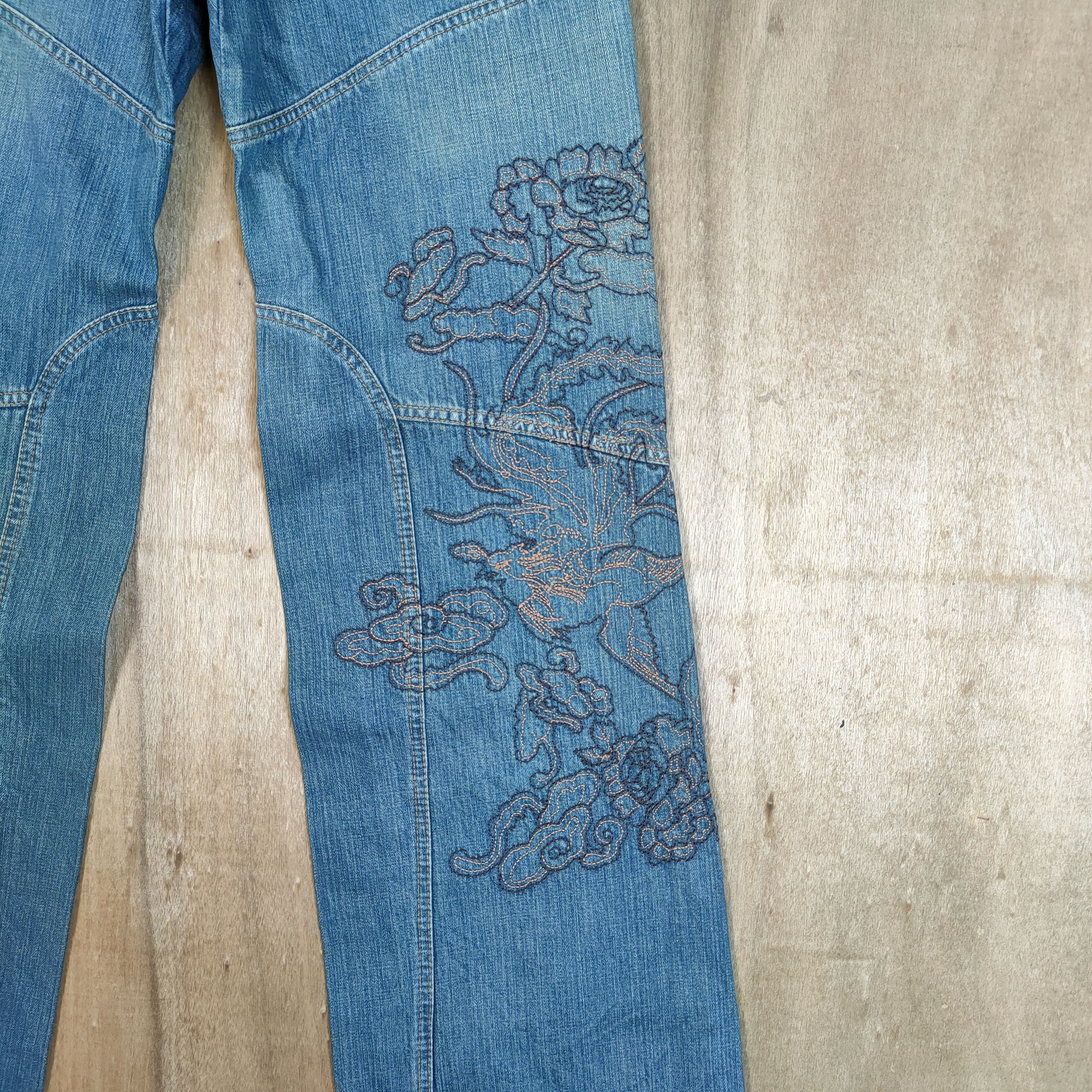 Japanese Brand VINTAGE TKS DENIM FLOWER JEANS FLARE CARGO PANTS Size US 29 - 5 Thumbnail