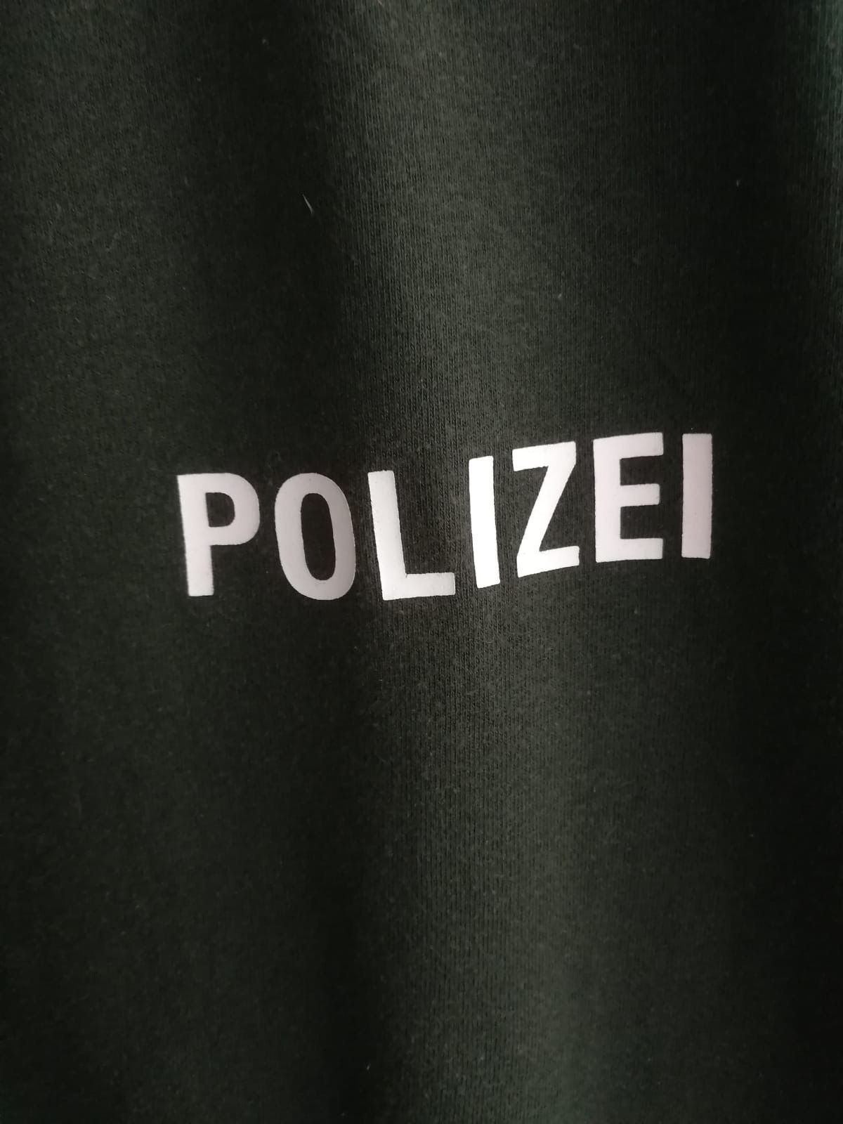 Vintage Vintage polizei tshirt y2k tee Size US L / EU 52-54 / 3 - 9 Thumbnail