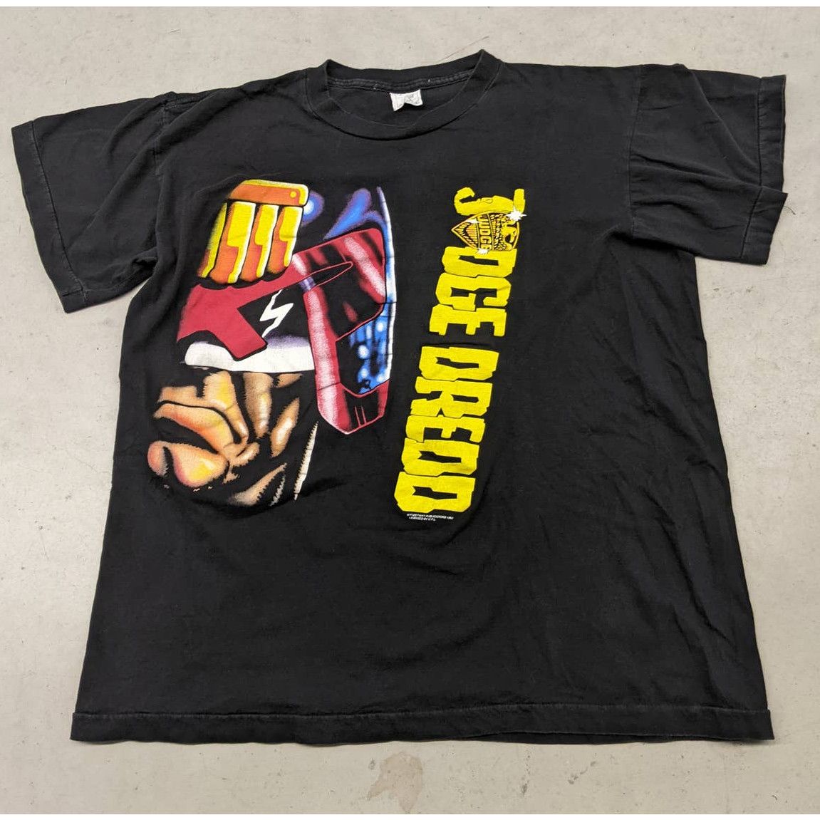 Vintage 1992 Judge Dredd Euro print t-shirt