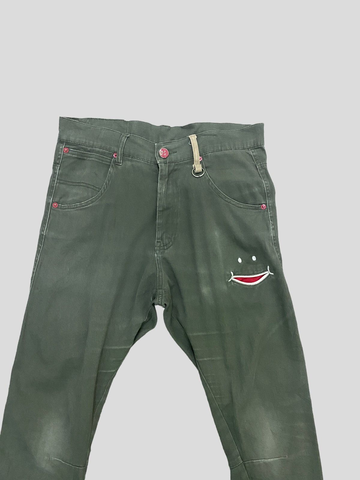 Japanese Brand FAMOUS UP SMILE 😛 SMILEY EMBROIDERED GREEN FADED PANT Size US 29 - 3 Thumbnail