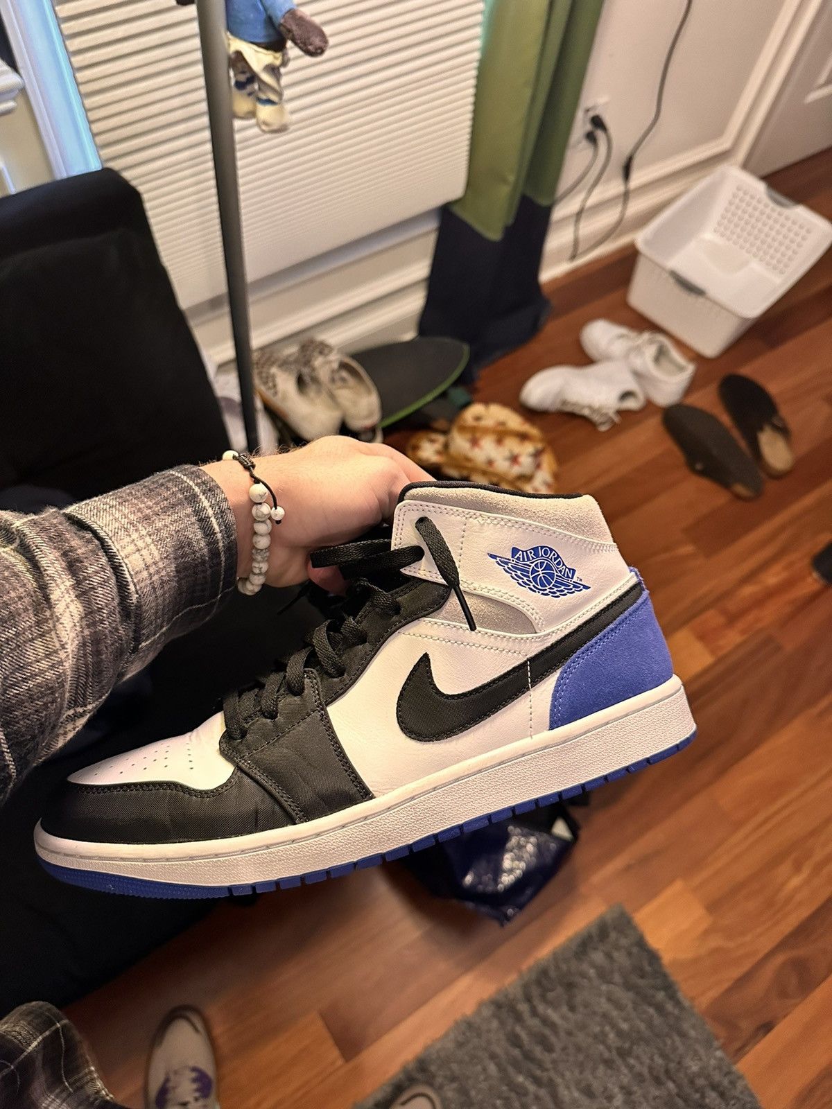 Jordan 1 mid royal blue