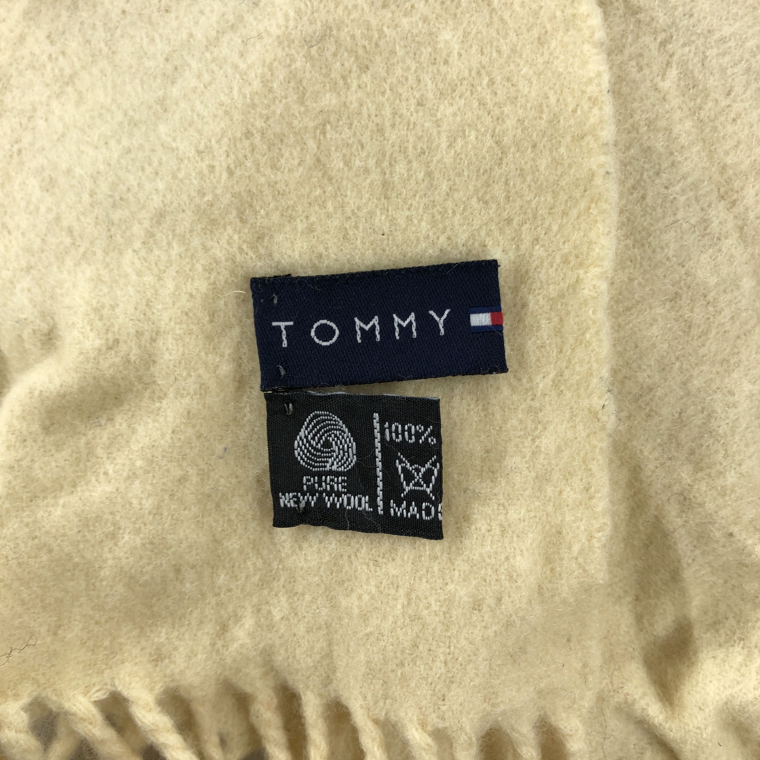 Tommy Hilfiger TOMMY HILFIGER Beige Muffler Scarf #0854/AG Size ONE SIZE - 4 Thumbnail