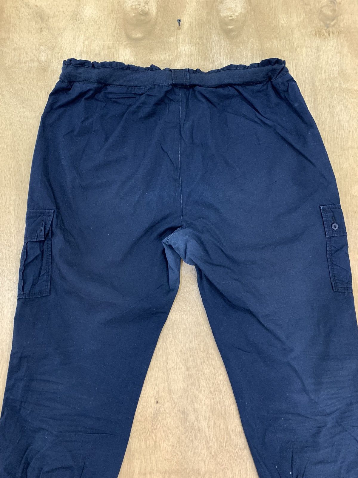 Japanese Brand × Uniqlo UNIQLO Vtg Elastic Waist Multipocket Crop Cargo Jogger Pant Size US 34 / EU 50 - 10 Thumbnail