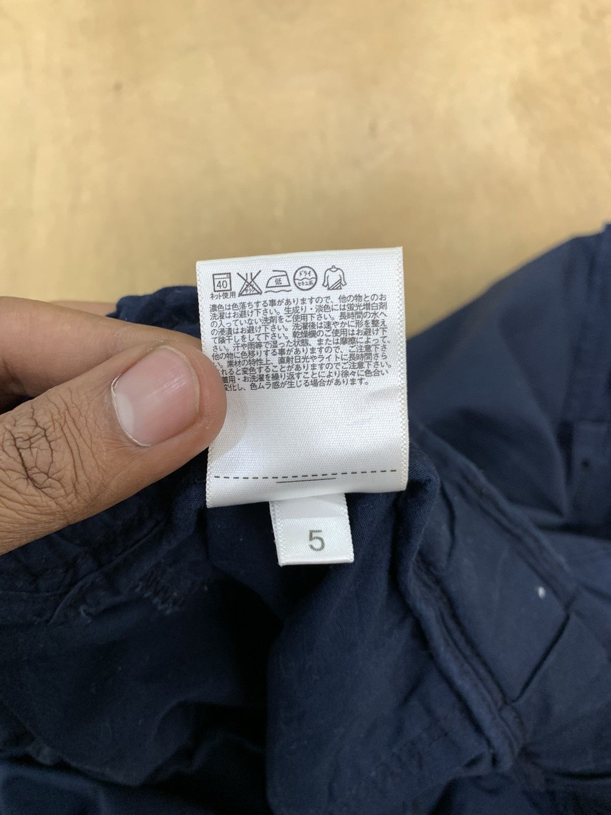 Japanese Brand × Uniqlo UNIQLO Vtg Elastic Waist Multipocket Crop Cargo Jogger Pant Size US 34 / EU 50 - 20 Thumbnail