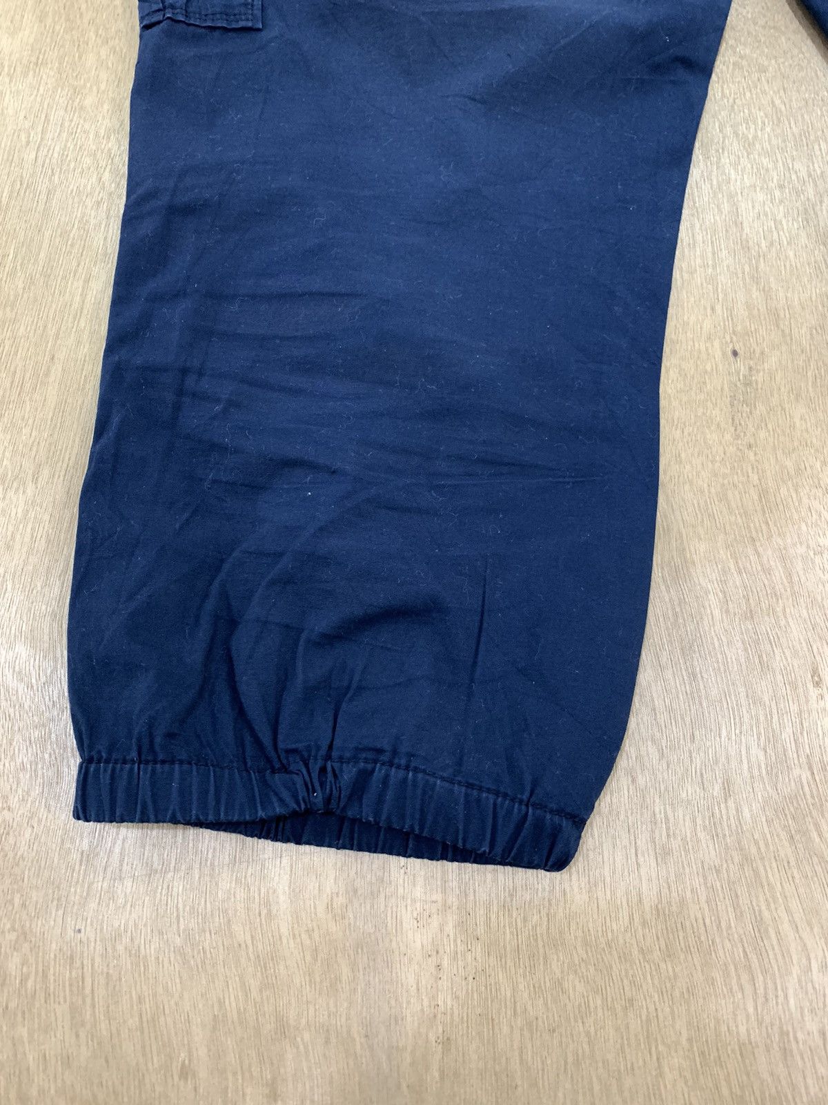 Japanese Brand × Uniqlo UNIQLO Vtg Elastic Waist Multipocket Crop Cargo Jogger Pant Size US 34 / EU 50 - 14 Thumbnail