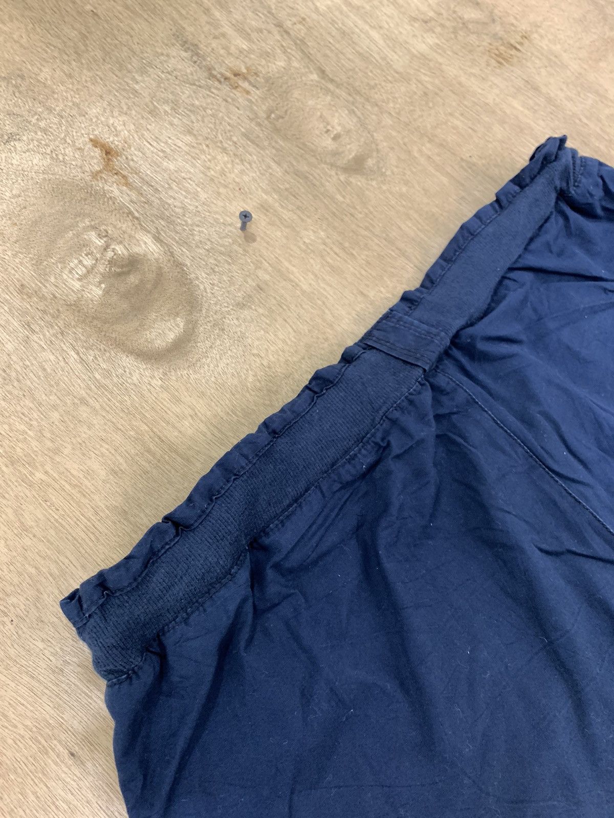 Japanese Brand × Uniqlo UNIQLO Vtg Elastic Waist Multipocket Crop Cargo Jogger Pant Size US 34 / EU 50 - 16 Thumbnail
