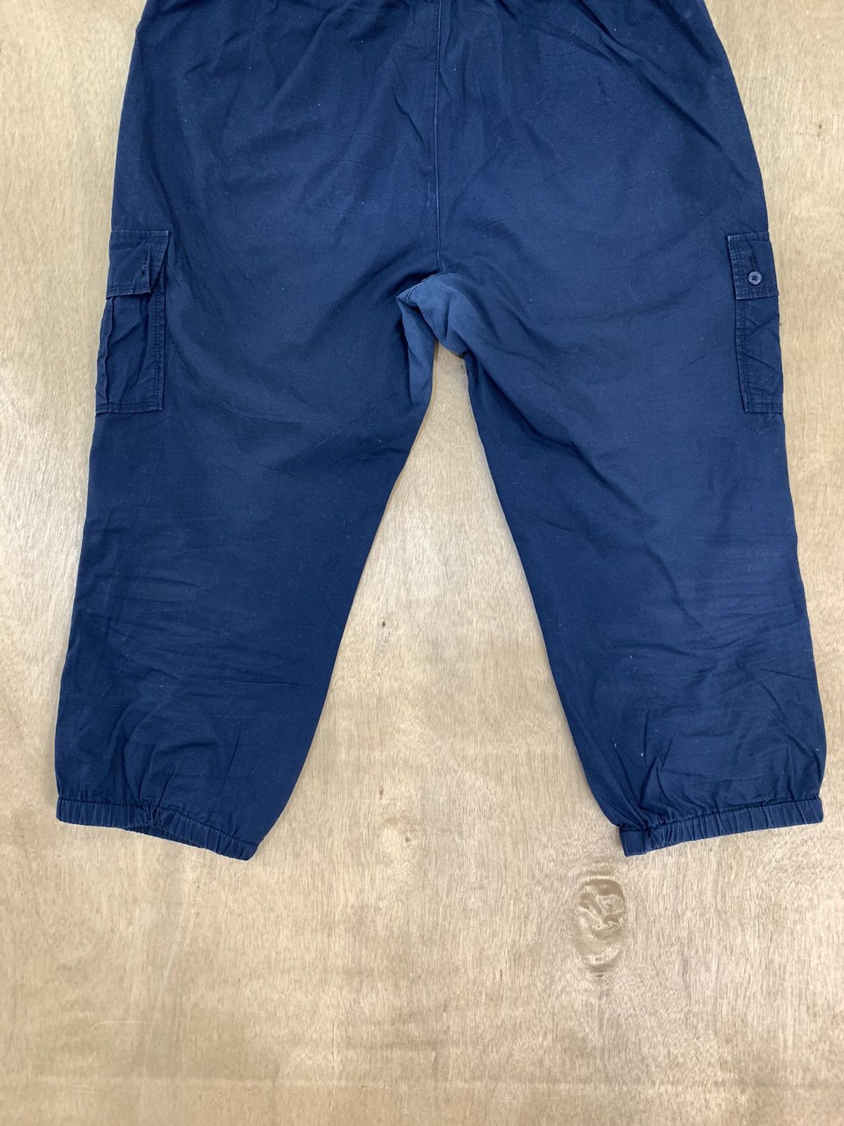 Japanese Brand × Uniqlo UNIQLO Vtg Elastic Waist Multipocket Crop Cargo Jogger Pant Size US 34 / EU 50 - 11 Thumbnail