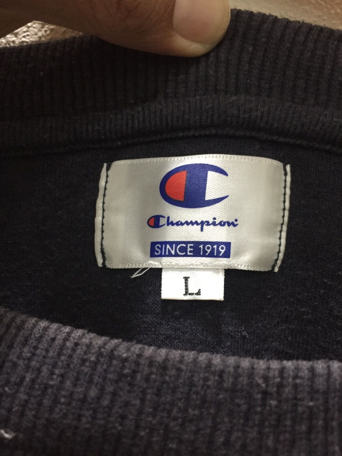 Champion Champion embroidered small logo sweatshirt Size US L / EU 52-54 / 3 - 3 Thumbnail