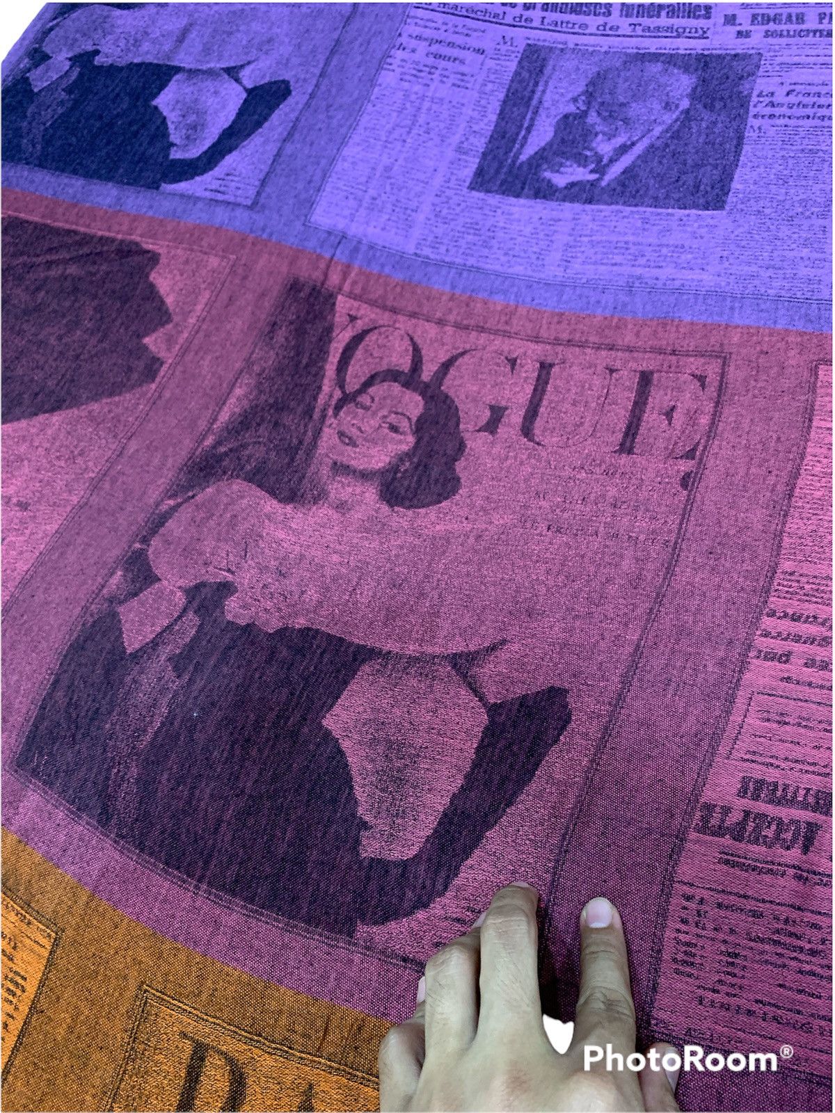 Other HARPERS BAZAAR VOGUE LE MONDE COVER PRINTING CASHMERE SCARF Size ONE SIZE - 6 Thumbnail