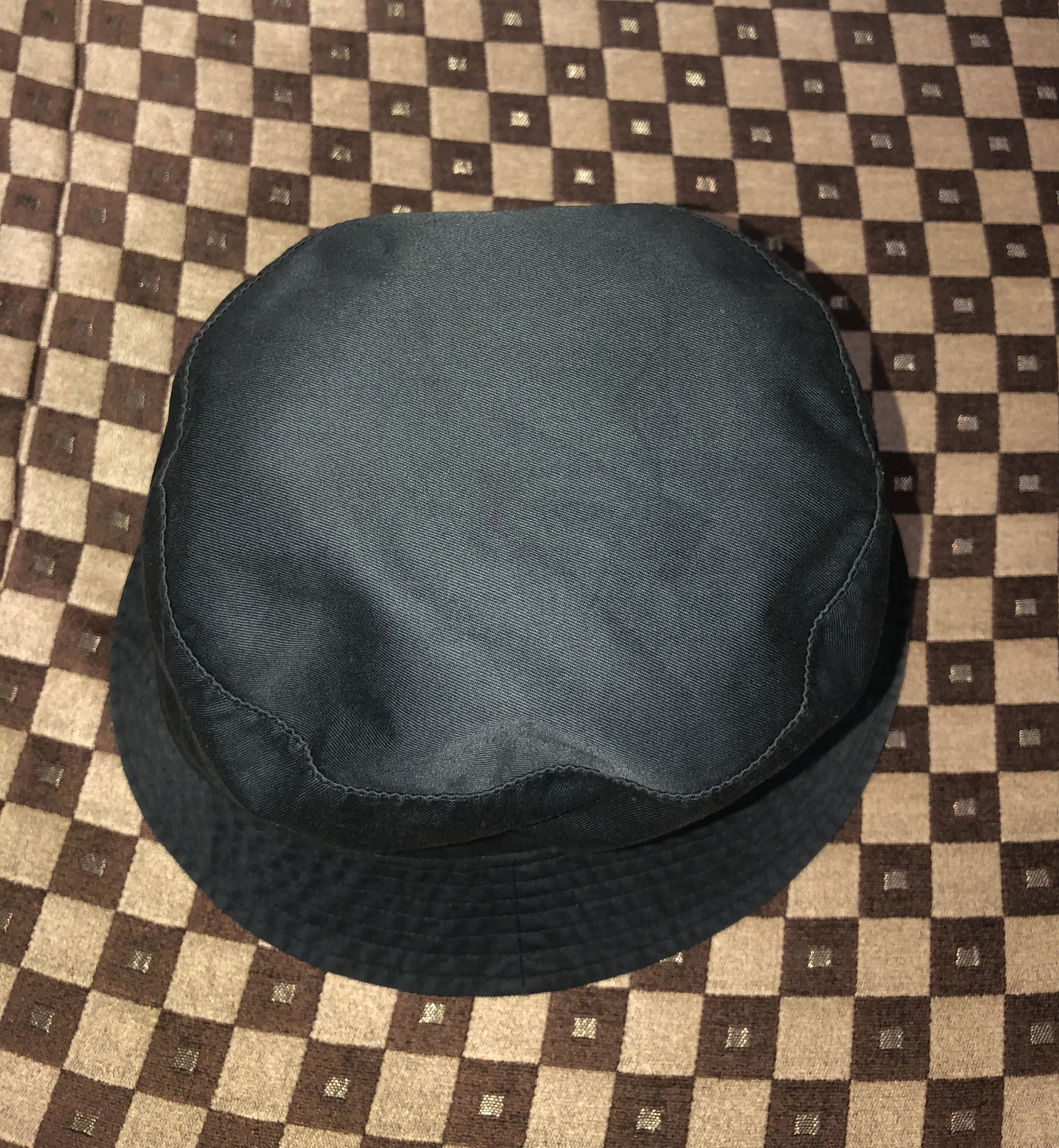 Burberry REVERSIBLE NOVA CHECK SMALL LOGO BUCKET HAT Size ONE SIZE - 4 Thumbnail