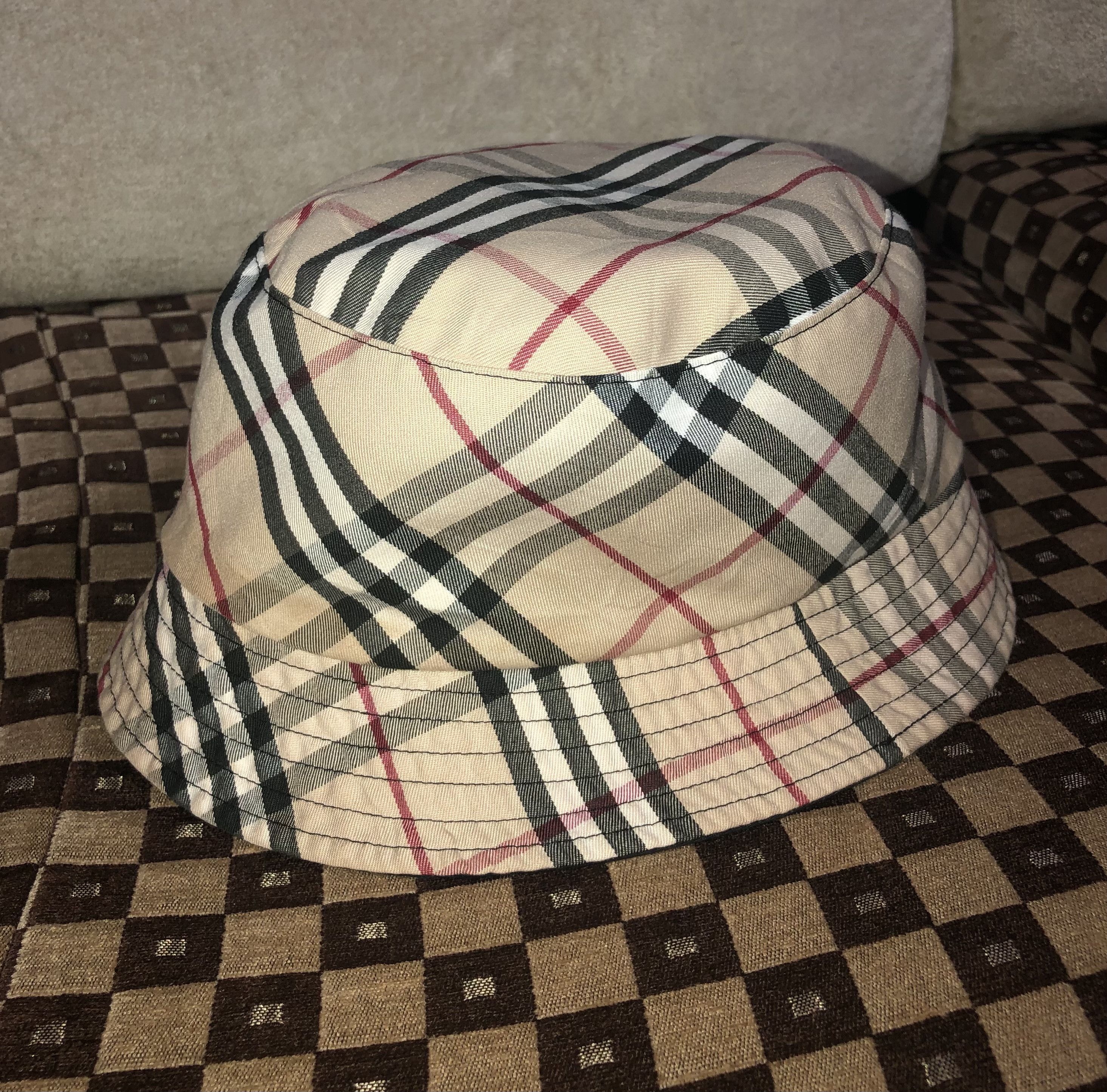 REVERSIBLE NOVA CHECK SMALL LOGO BUCKET HAT