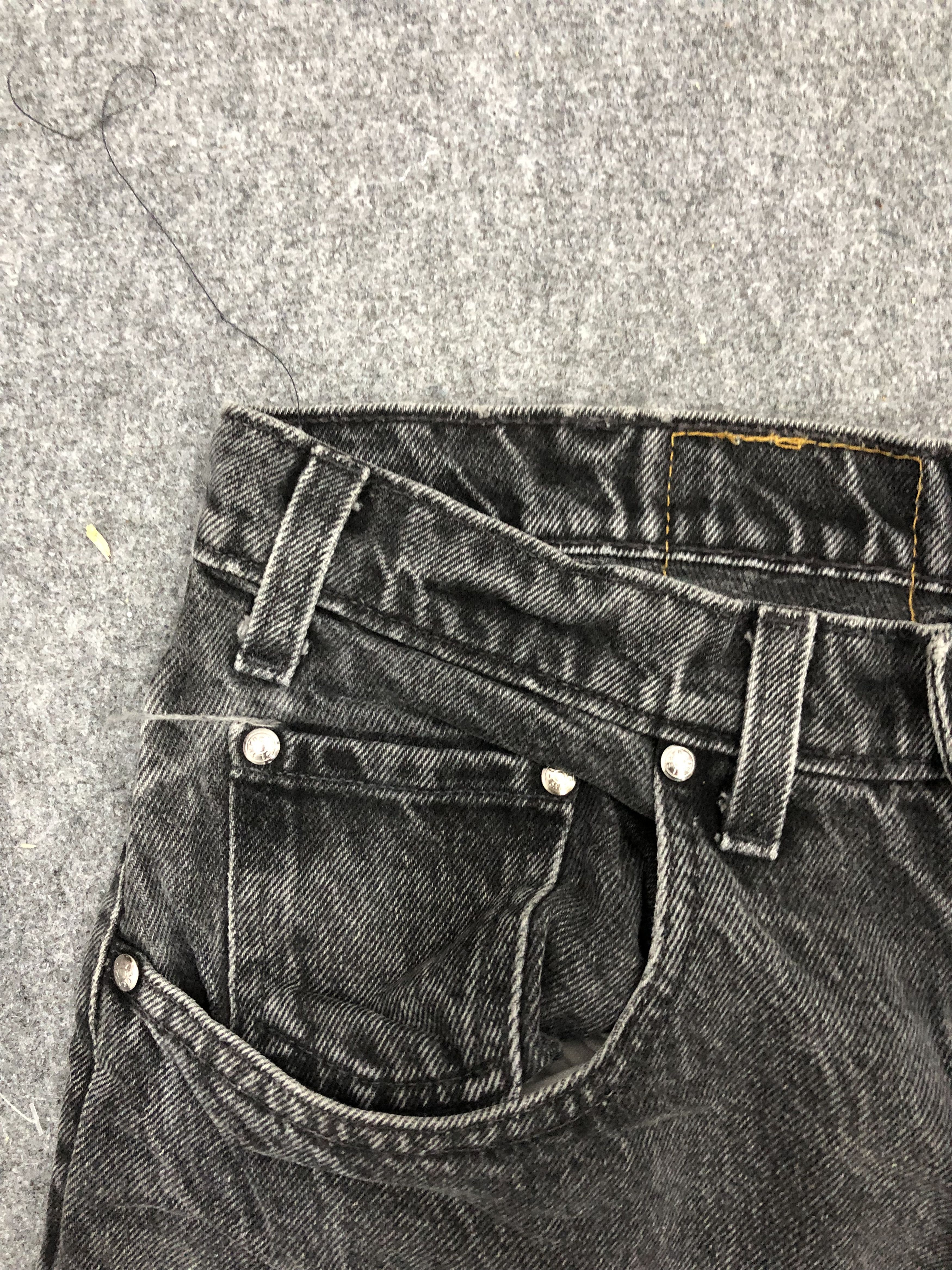Levi's Vintage 90s Levis Cropped Black Jeans DP1152 Size US 32 / EU 48 - 3 Thumbnail