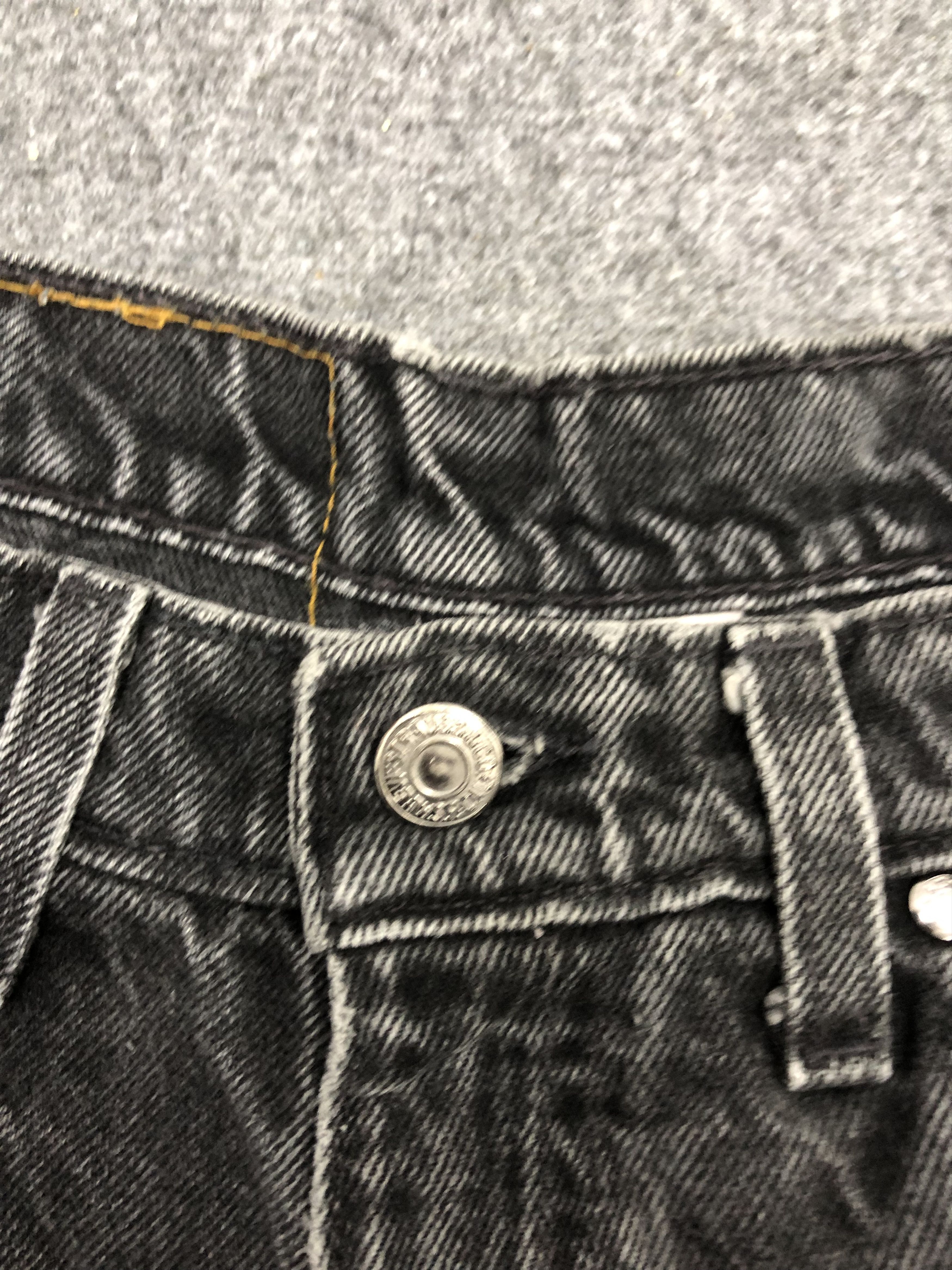 Levi's Vintage 90s Levis Cropped Black Jeans DP1152 Size US 32 / EU 48 - 4 Thumbnail