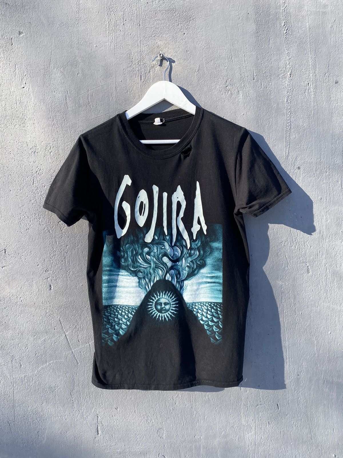 Band Tees Vintage GOJIRA Heavy Metal Band T Shirt Size US M / EU 48-50 / 2 - 1 Thumbnail