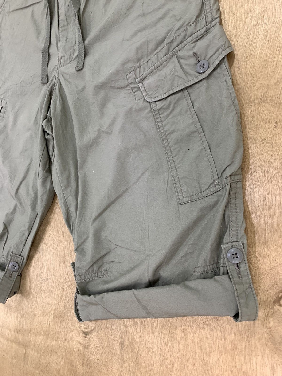Japanese Brand × Uniqlo UNIQLO Bondage Parachute Multipocket Cargo Crop Short Pant Size US 36 / EU 52 - 21 Thumbnail