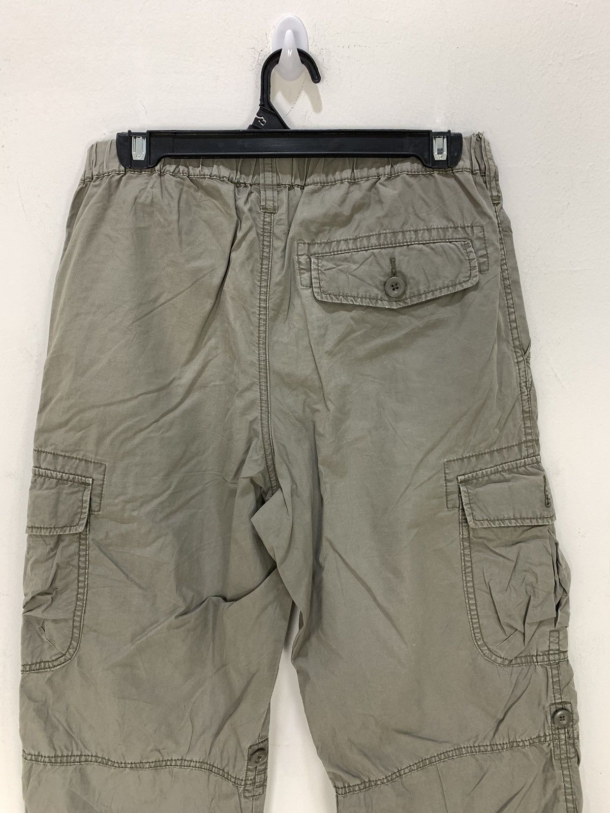 Japanese Brand × Uniqlo UNIQLO Bondage Parachute Multipocket Cargo Crop Short Pant Size US 29 - 13 Thumbnail