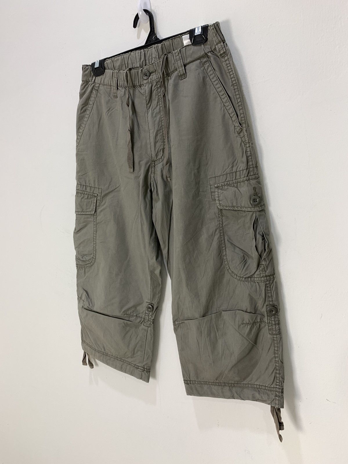 Japanese Brand × Uniqlo UNIQLO Bondage Parachute Multipocket Cargo Crop Short Pant Size US 29 - 9 Thumbnail
