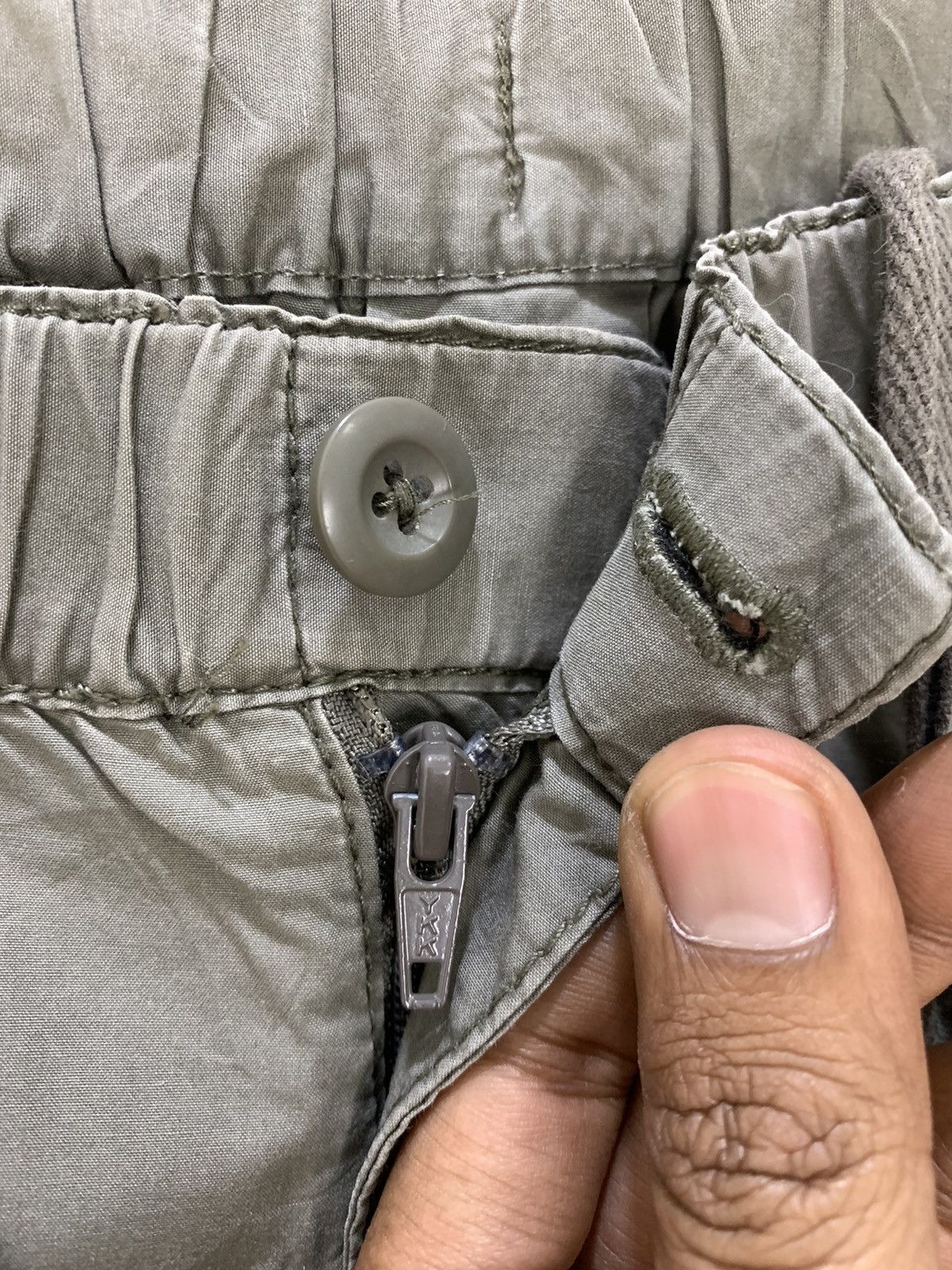 Japanese Brand × Uniqlo UNIQLO Bondage Parachute Multipocket Cargo Crop Short Pant Size US 29 - 17 Thumbnail