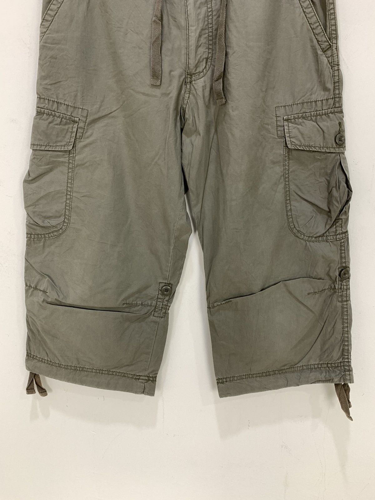 Japanese Brand × Uniqlo UNIQLO Bondage Parachute Multipocket Cargo Crop Short Pant Size US 29 - 7 Thumbnail