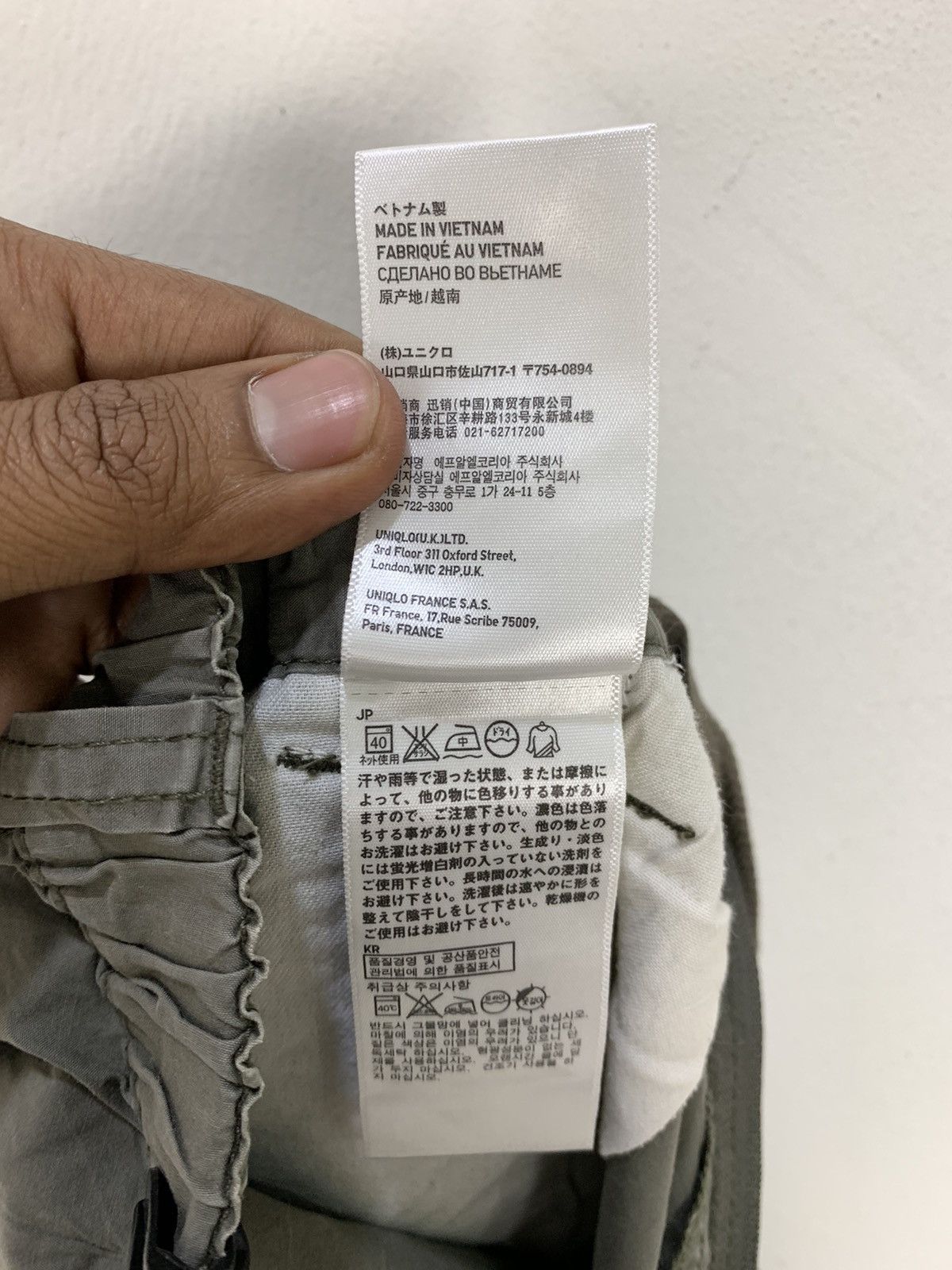 Japanese Brand × Uniqlo UNIQLO Bondage Parachute Multipocket Cargo Crop Short Pant Size US 29 - 22 Thumbnail