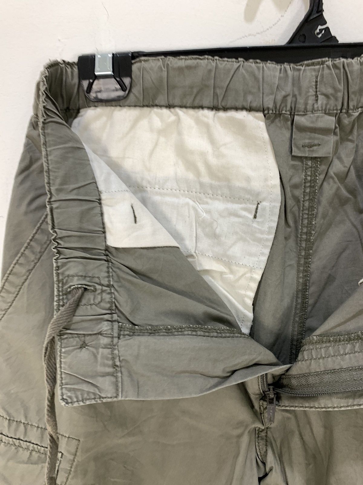 Japanese Brand × Uniqlo UNIQLO Bondage Parachute Multipocket Cargo Crop Short Pant Size US 29 - 19 Thumbnail