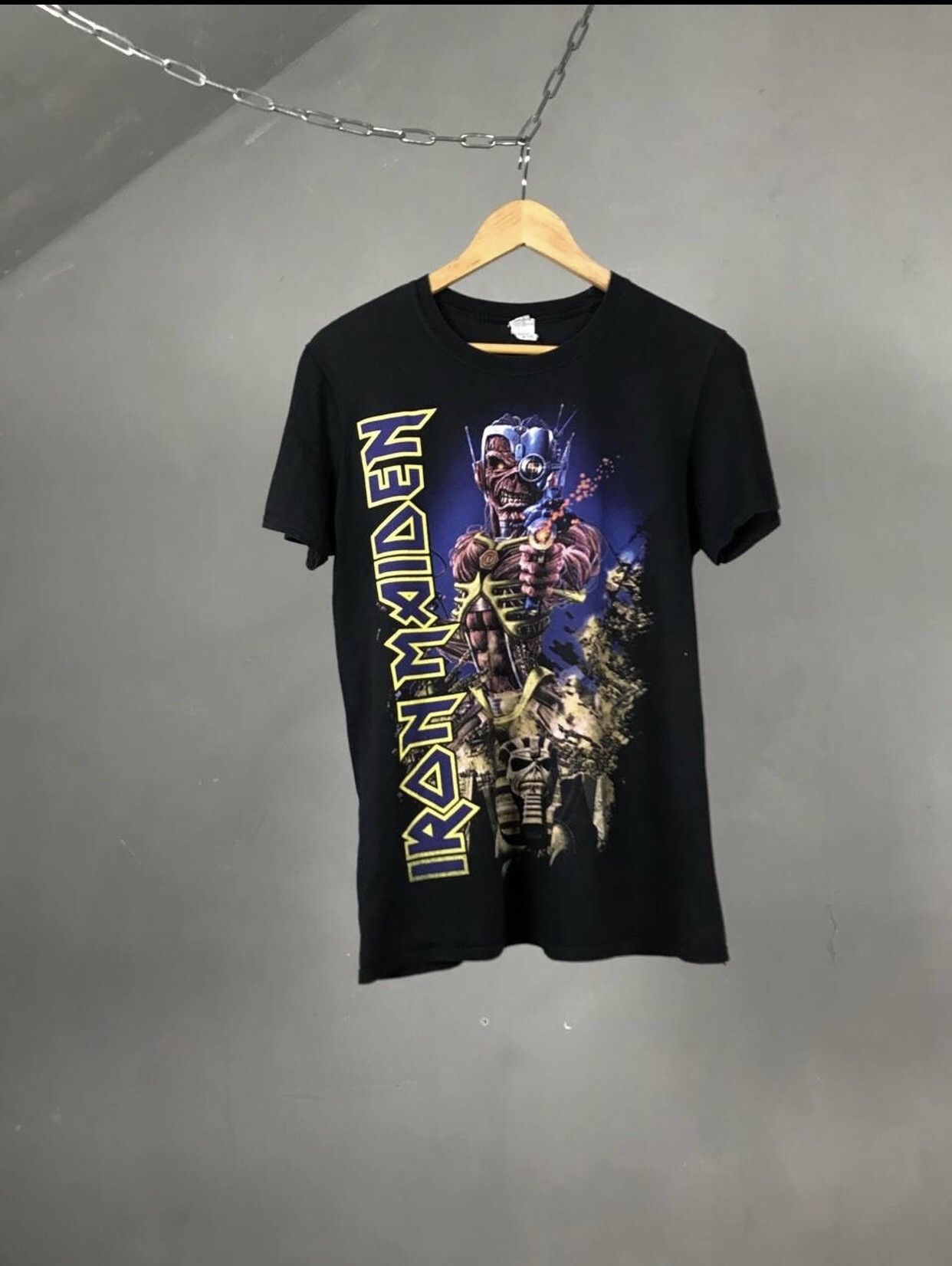 Iron Maiden Iron Maiden vintage rock band tee Size US M / EU 48-50 / 2 - 1 Thumbnail