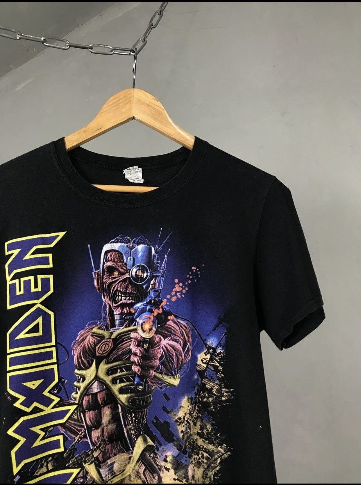 Iron Maiden Iron Maiden vintage rock band tee Size US M / EU 48-50 / 2 - 2 Thumbnail
