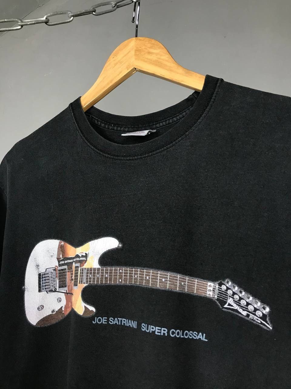 Band Tees × Vintage Joe Satriani super colossal 2006 vintage rock band tour tee Size US M / EU 48-50 / 2 - 6 Thumbnail