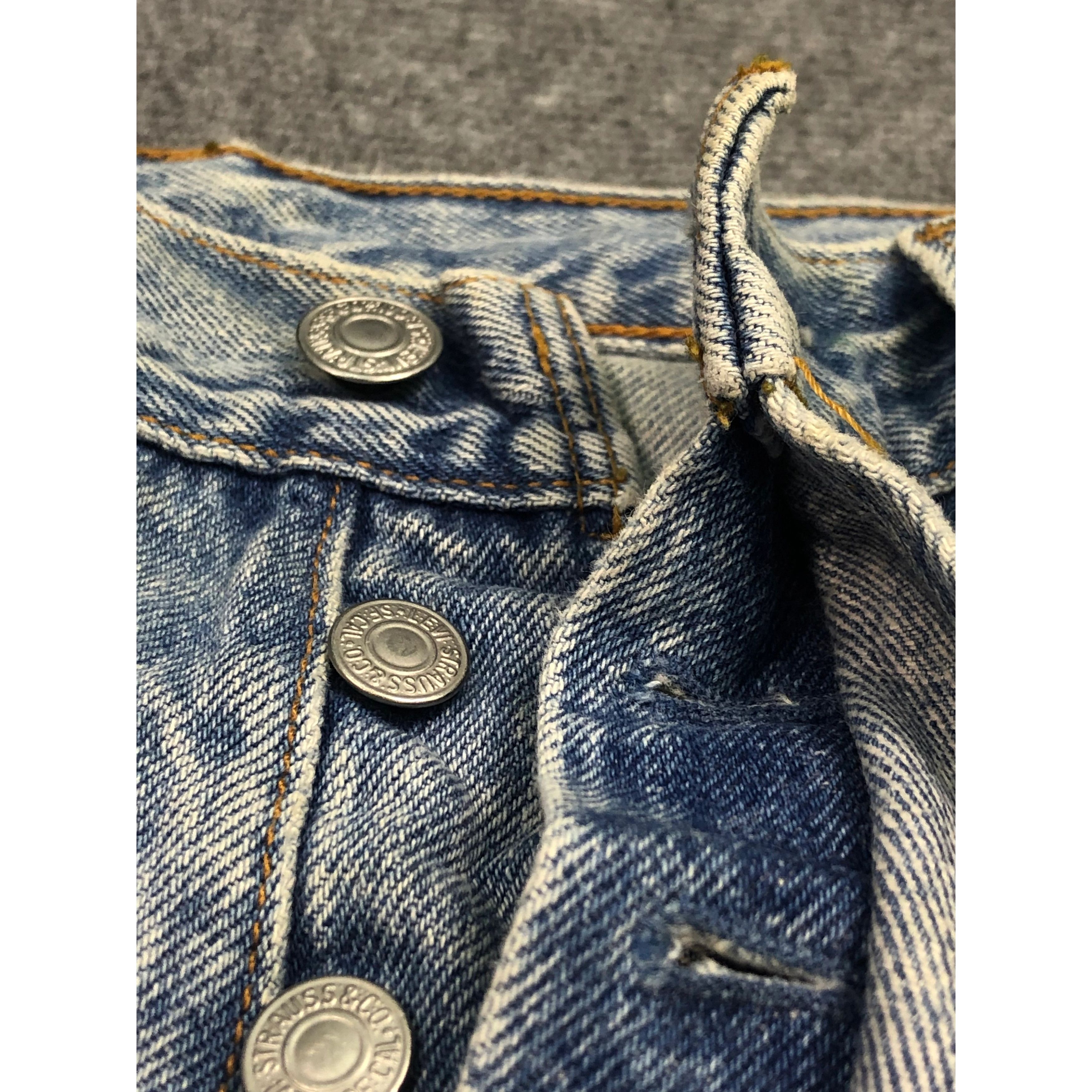 Levi's Vintage 90s Levis 501 Faded Jeans Lightwash DP0098 Size US 32 / EU 48 - 6 Thumbnail