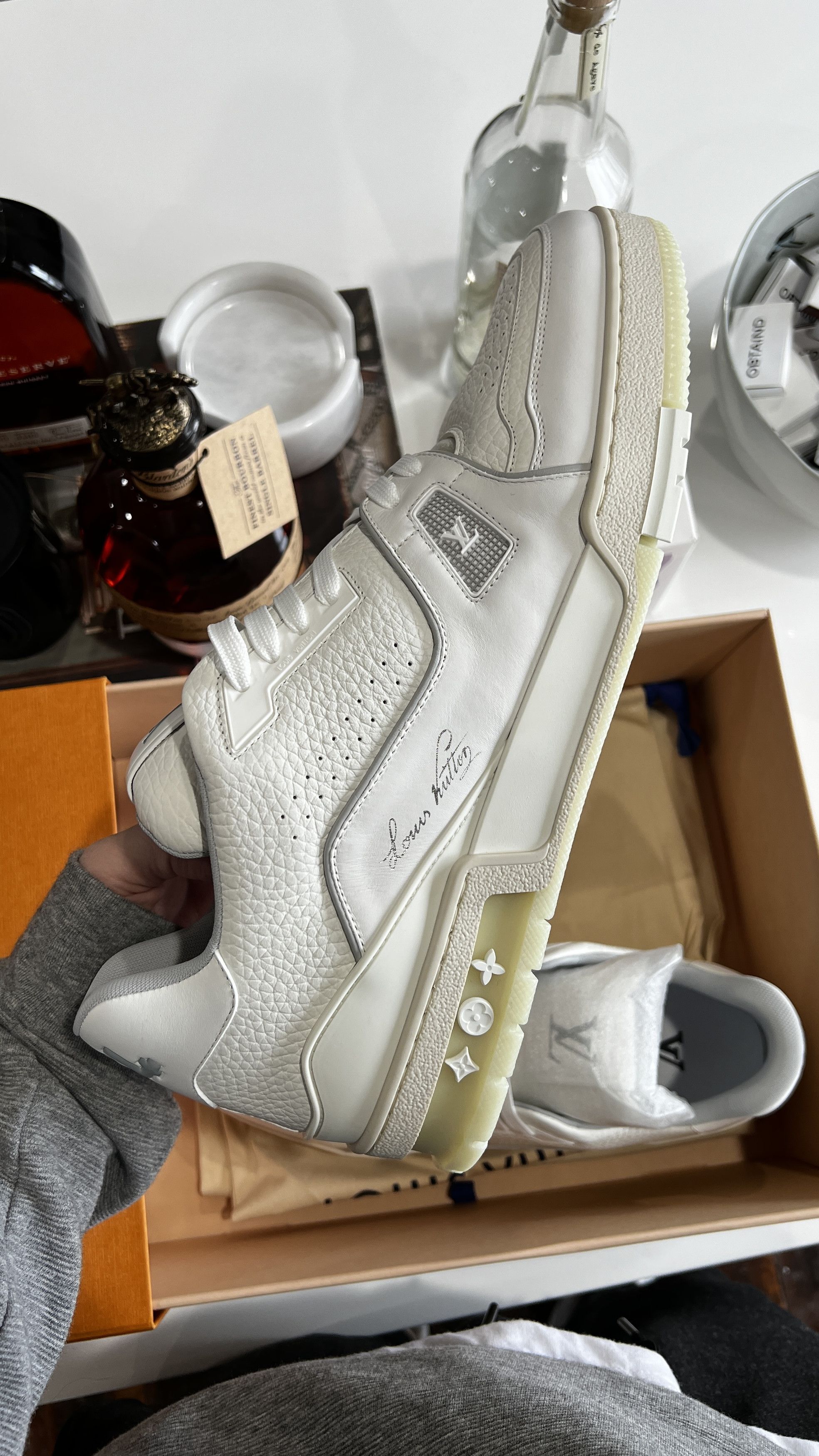 Louis Vuitton LOUIS VUITTON TRAINER SNEAKER WHITE LV11 Size US 12 / EU 45 - 11 Thumbnail