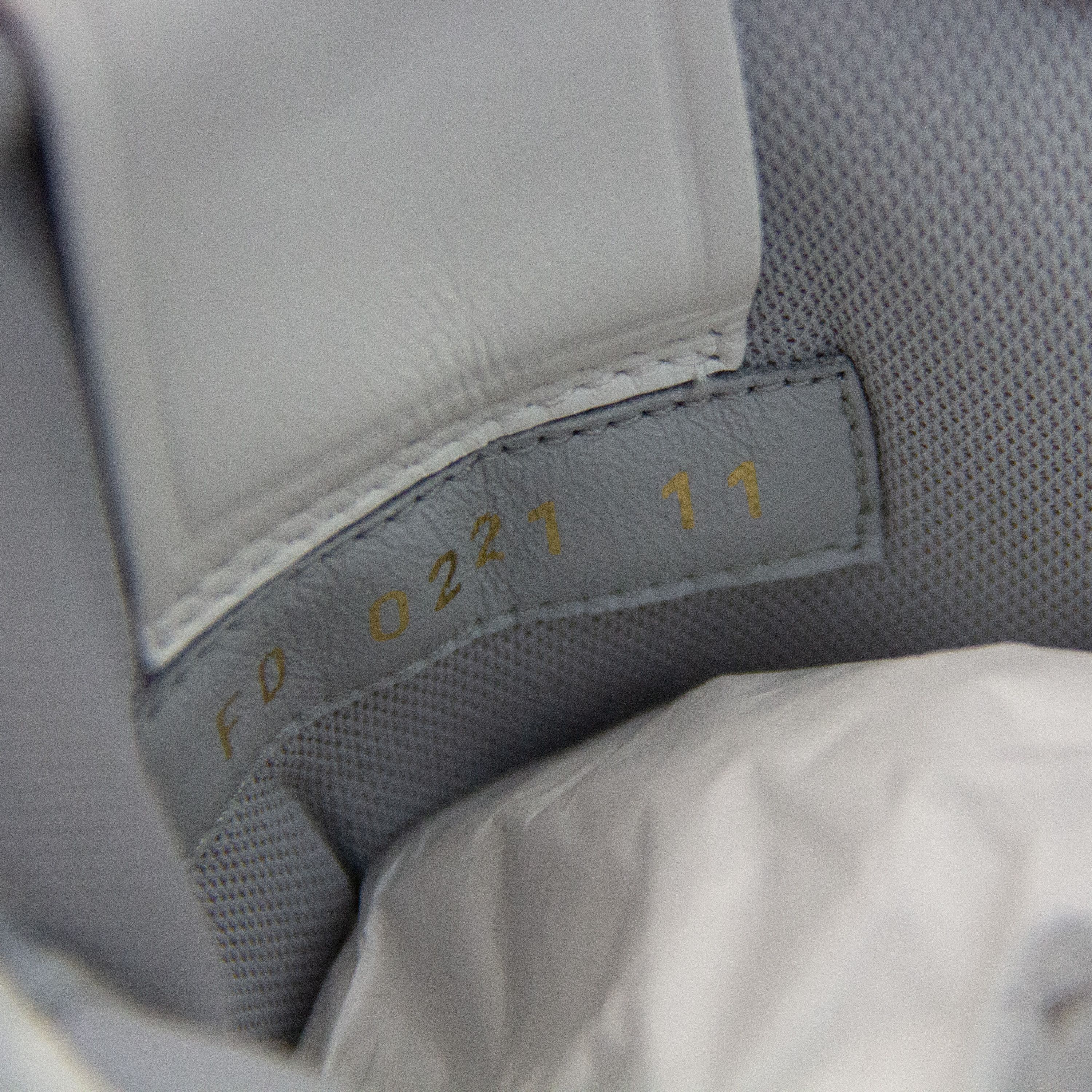 Louis Vuitton LOUIS VUITTON TRAINER SNEAKER WHITE LV11 Size US 12 / EU 45 - 7 Thumbnail