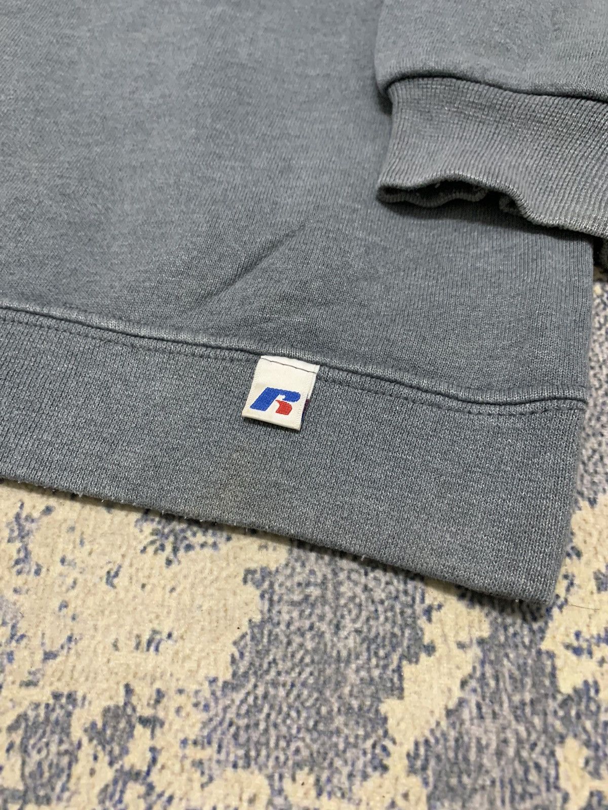 Russell Athletic Vintage 90s Russell Athletic Blank Gray V-Stitch Sweatshirt Size US XL / EU 56 / 4 - 4 Thumbnail