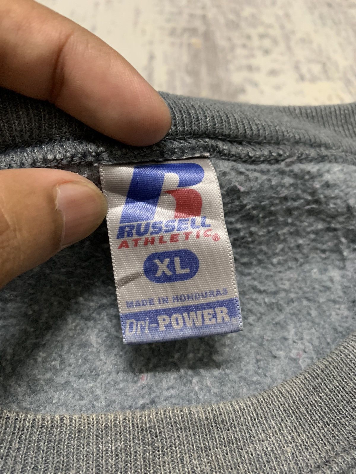 Russell Athletic Vintage 90s Russell Athletic Blank Gray V-Stitch Sweatshirt Size US XL / EU 56 / 4 - 7 Thumbnail