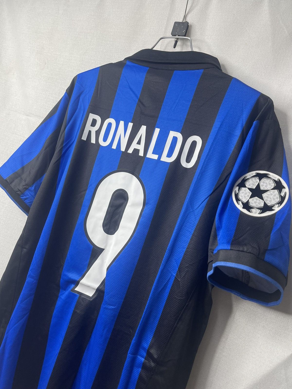 Nike 98-99 Inter Milan Ronaldo Home Soccer Jersey Size US L / EU 52-54 / 3 - 4 Thumbnail