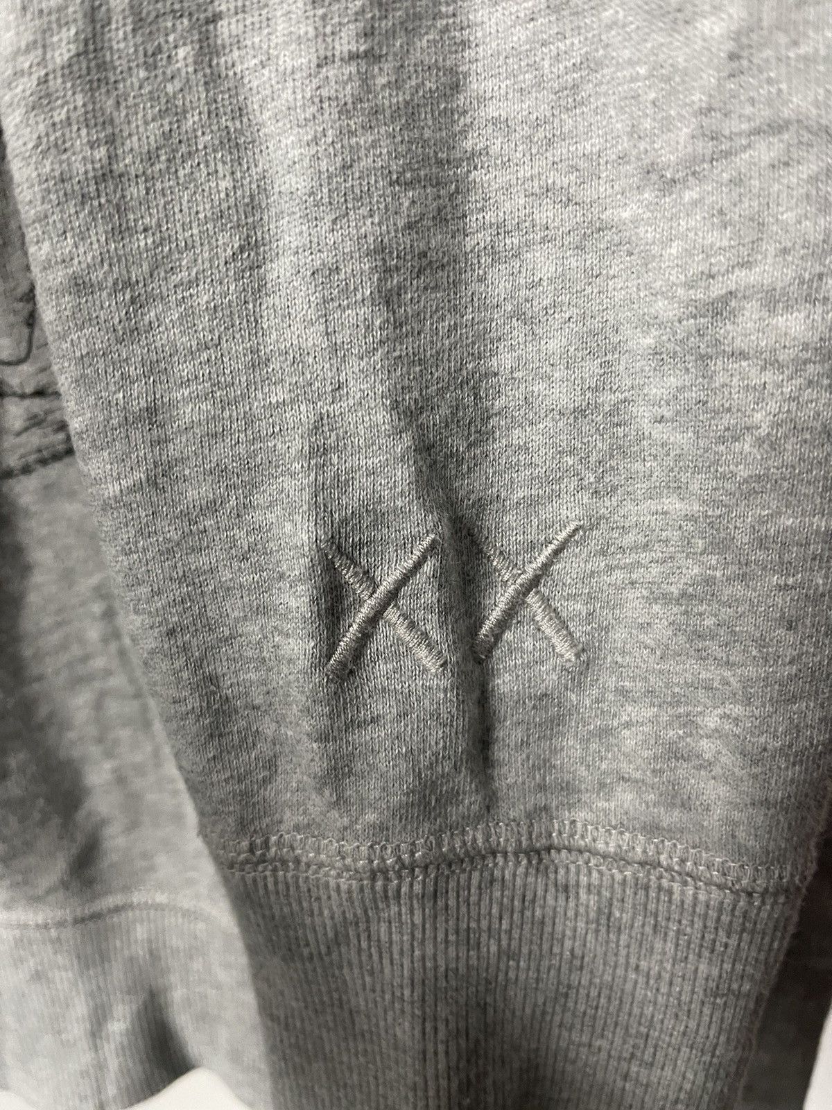 Japanese Brand × Kaws × Uniqlo UNIQLO x KAWS x SESAME STREET CREWNECK SWEARTSHIRT Size US M / EU 48-50 / 2 - 3 Thumbnail