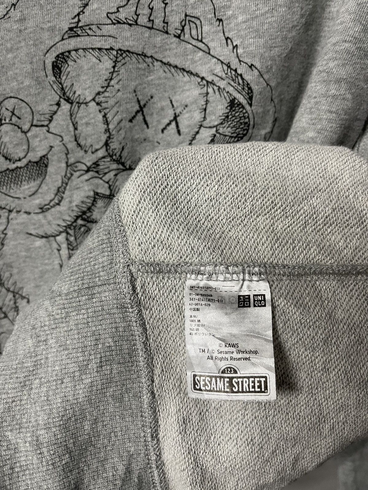 Japanese Brand × Kaws × Uniqlo UNIQLO x KAWS x SESAME STREET CREWNECK SWEARTSHIRT Size US M / EU 48-50 / 2 - 5 Thumbnail