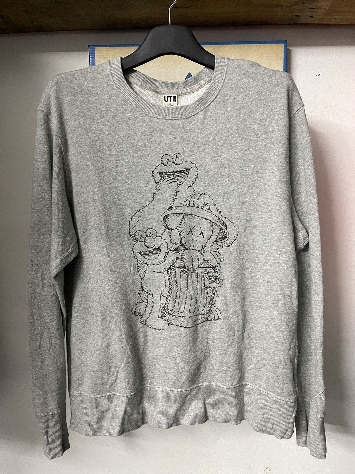 Japanese Brand × Kaws × Uniqlo UNIQLO x KAWS x SESAME STREET CREWNECK SWEARTSHIRT Size US M / EU 48-50 / 2 - 1 Thumbnail