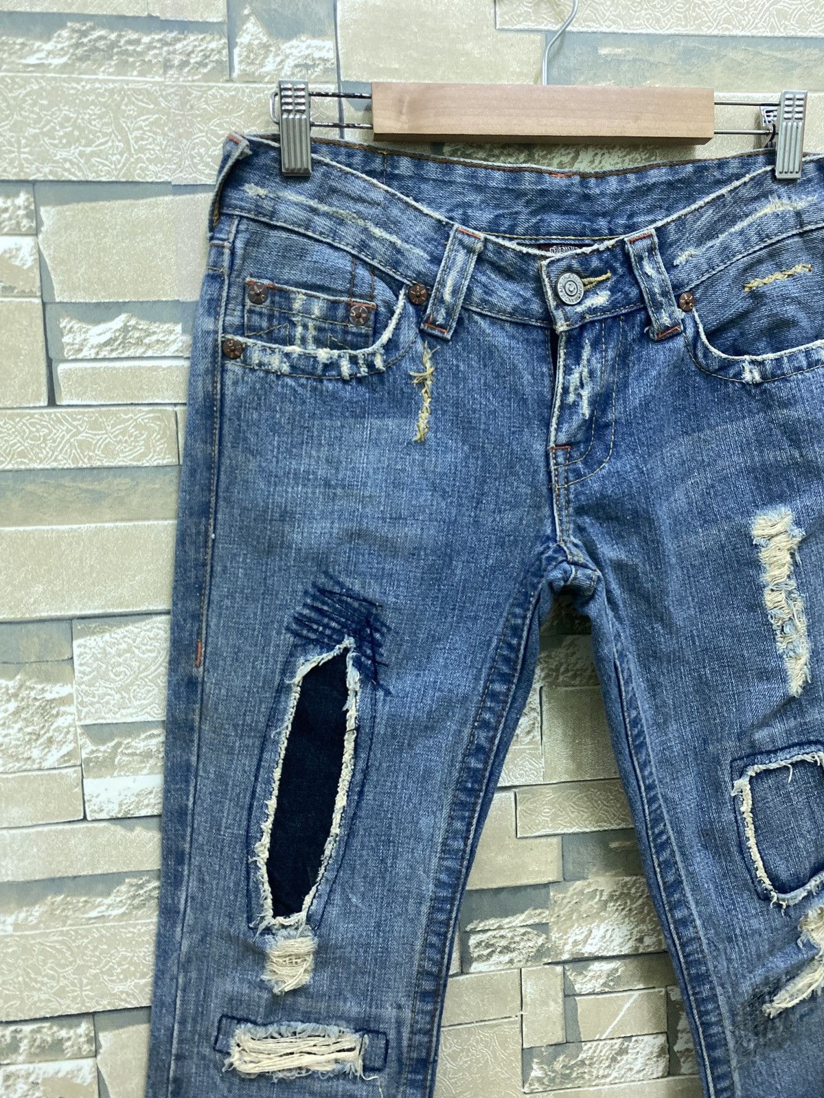 True Religion TRUE RELIGION Jeans Ripped Distressed Low Rise Denim Size US 28 / EU 44 - 4 Thumbnail