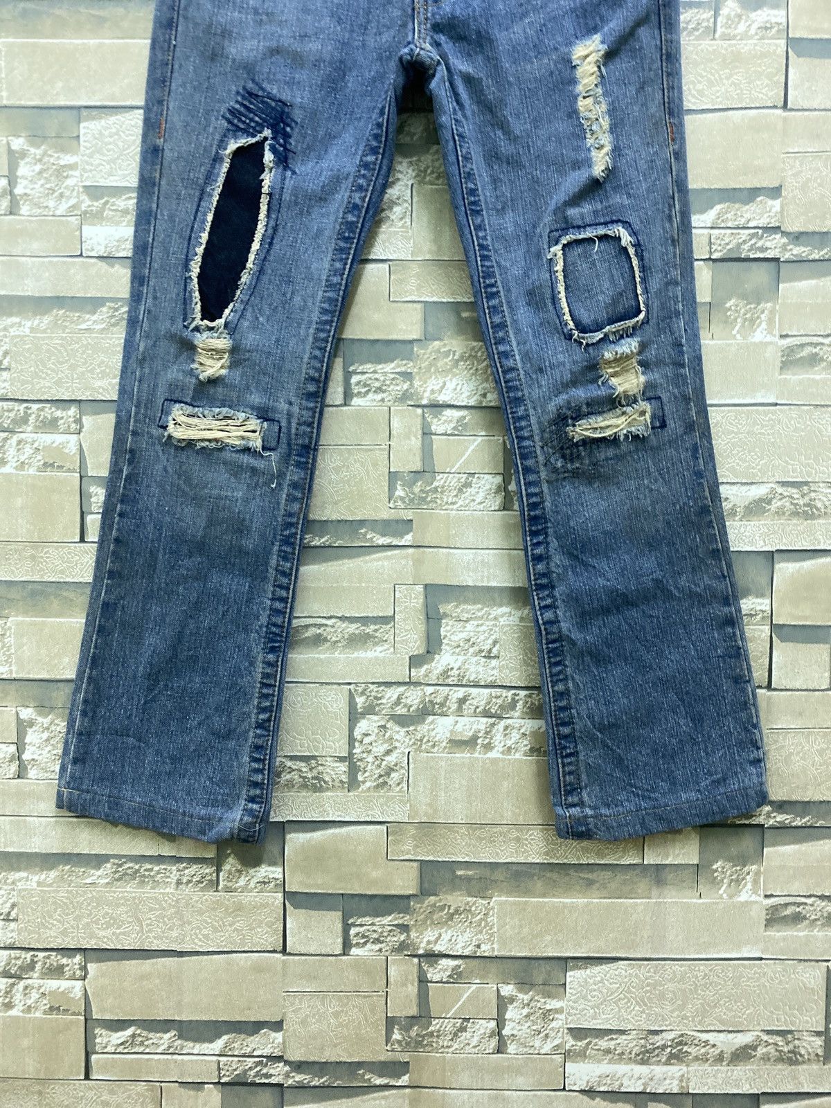 True Religion TRUE RELIGION Jeans Ripped Distressed Low Rise Denim Size US 28 / EU 44 - 8 Thumbnail