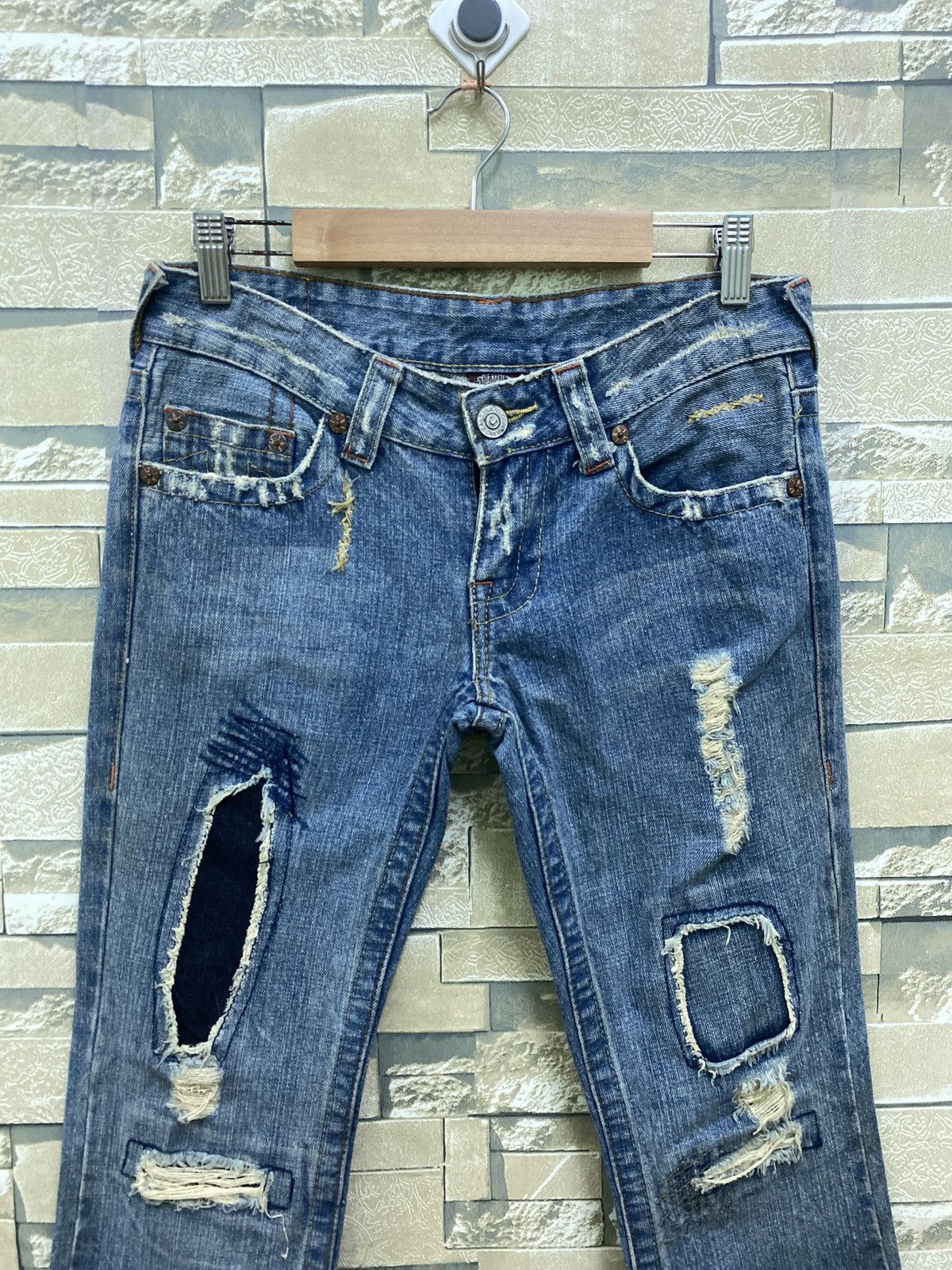 True Religion TRUE RELIGION Jeans Ripped Distressed Low Rise Denim Size US 28 / EU 44 - 3 Thumbnail