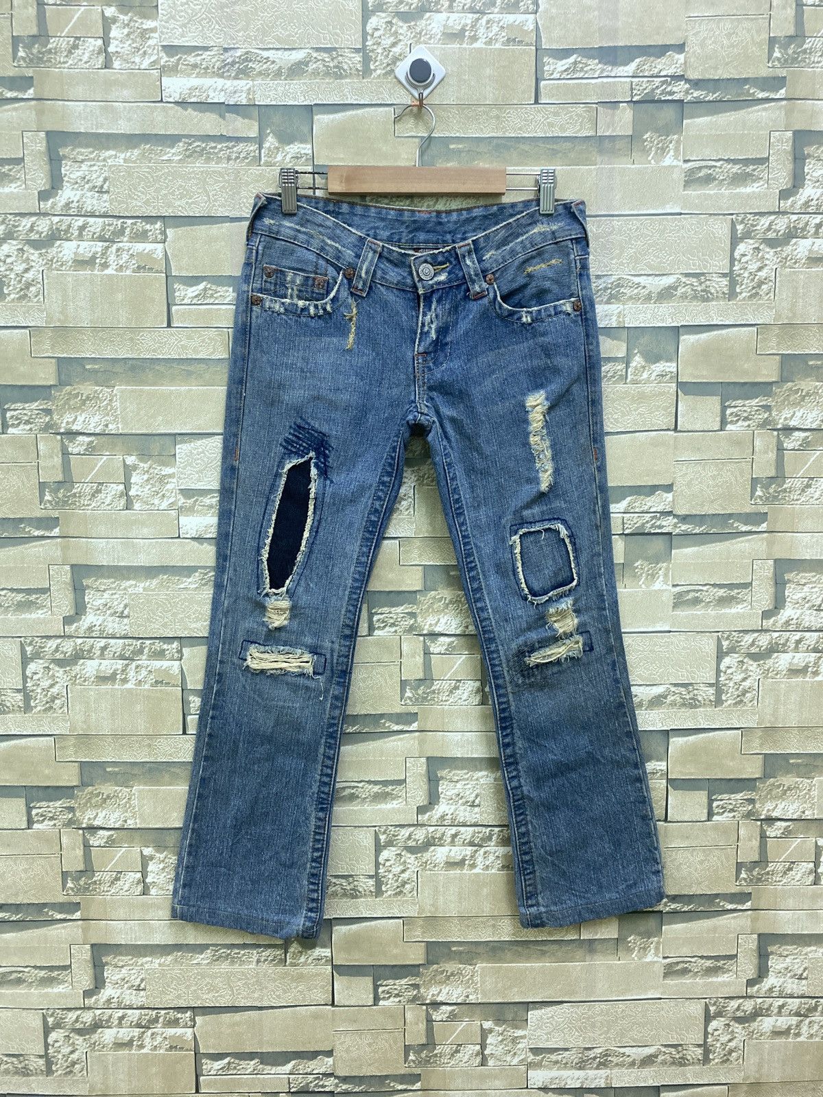 True Religion TRUE RELIGION Jeans Ripped Distressed Low Rise Denim Size US 28 / EU 44 - 1 Thumbnail