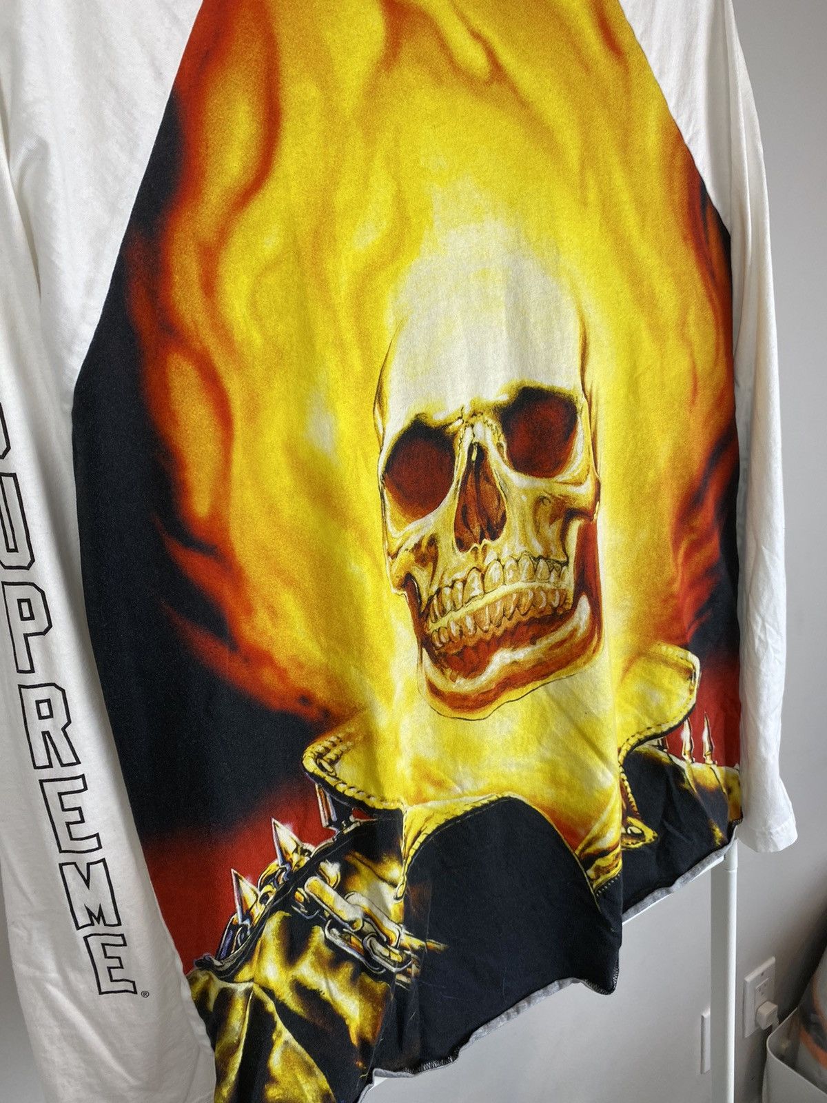 Supreme 2019 Supreme Ghost Rider Raglan Longsleeve Tee Shirt White Size US M / EU 48-50 / 2 - 2 Thumbnail