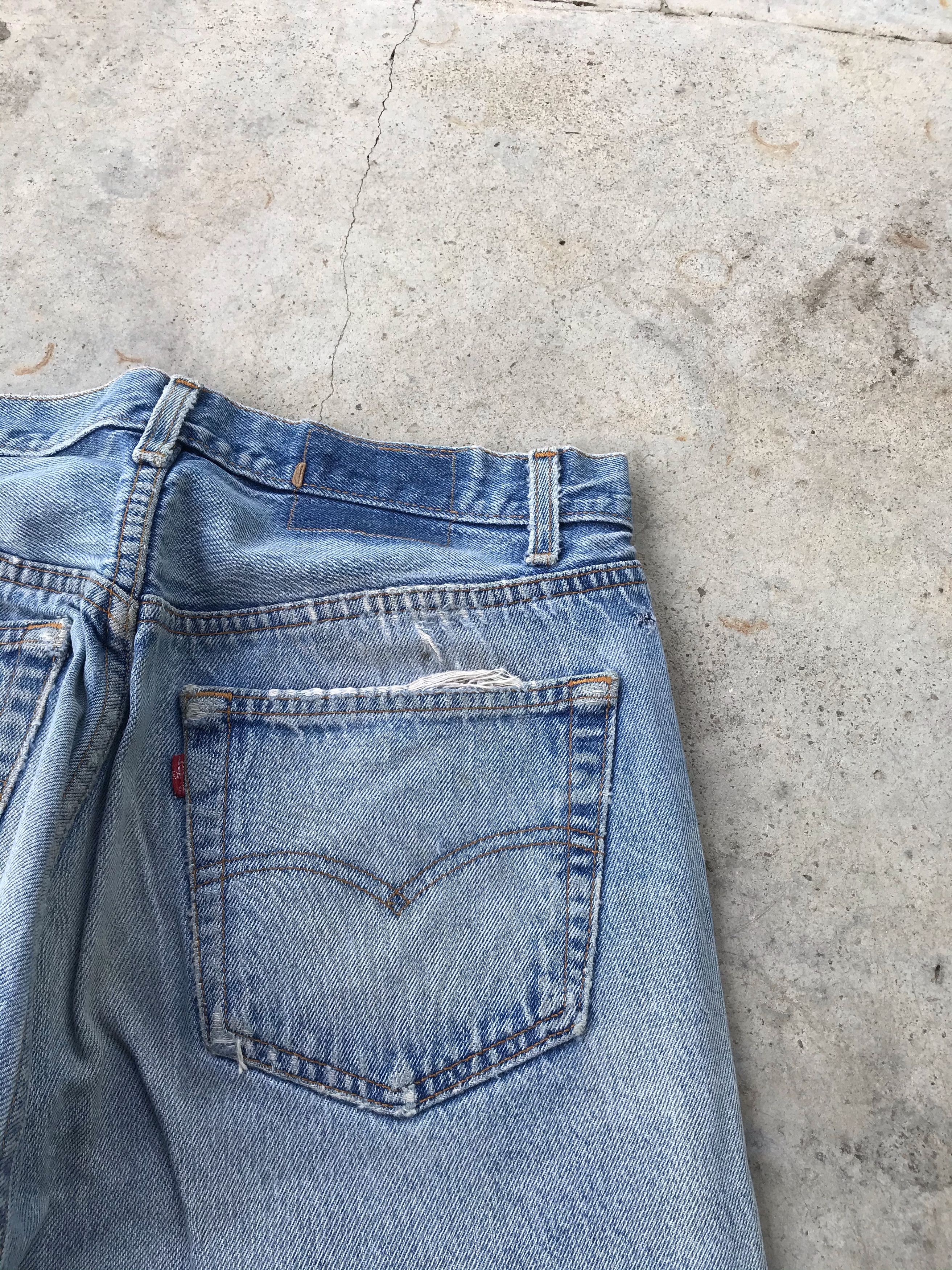 Levi's Vintage Levi's 501 top button 515 distressed denim jeans Size US 32 / EU 48 - 7 Thumbnail