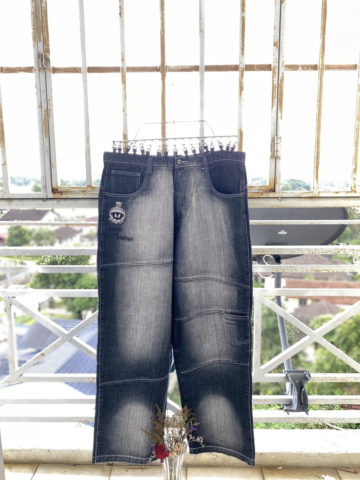 JNCO × Japanese Brand × Vintage Vintage Lot 29 Marvin The Martion Double Knee Baggy Jeans Size US 40 / EU 56 - 1 Thumbnail