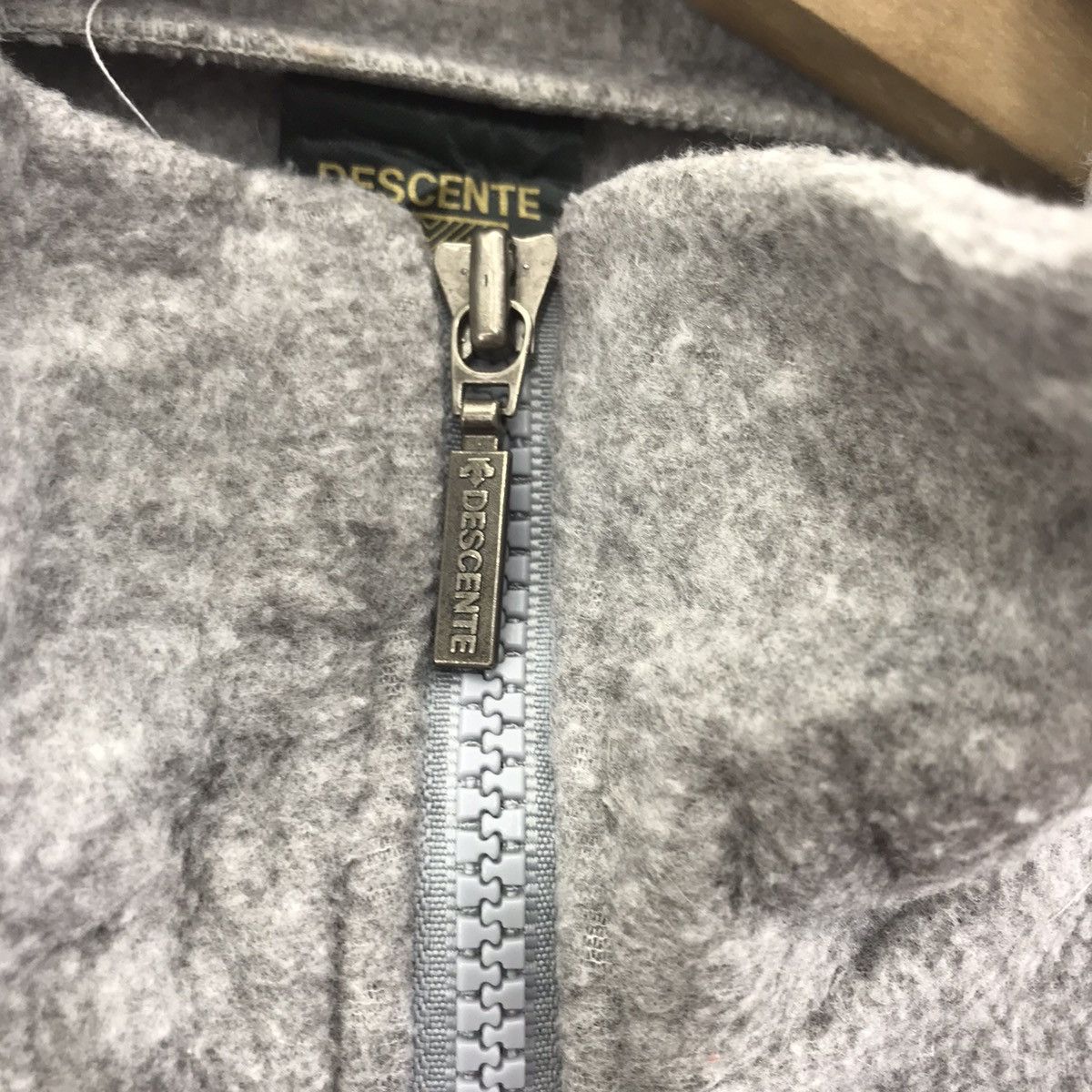Descente Vintage DESCENTE Oversize Grey Half Zipper Fleece Sweatshirt Size US L / EU 52-54 / 3 - 4 Thumbnail