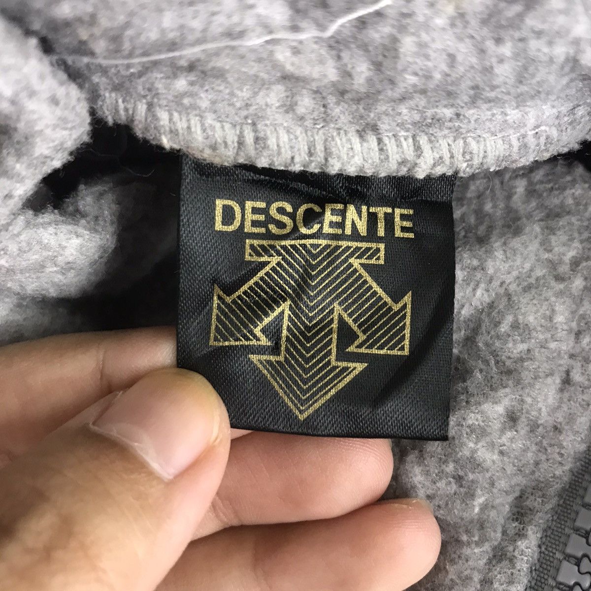 Descente Vintage DESCENTE Oversize Grey Half Zipper Fleece Sweatshirt Size US L / EU 52-54 / 3 - 6 Thumbnail