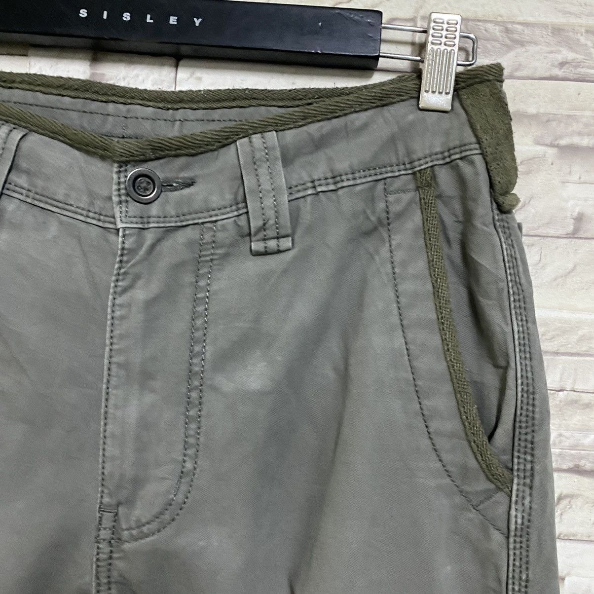 Japanese Brand Japanese Brand Uniqlo 6 Pocket Cargo Pants Size US 30 / EU 46 - 11 Thumbnail
